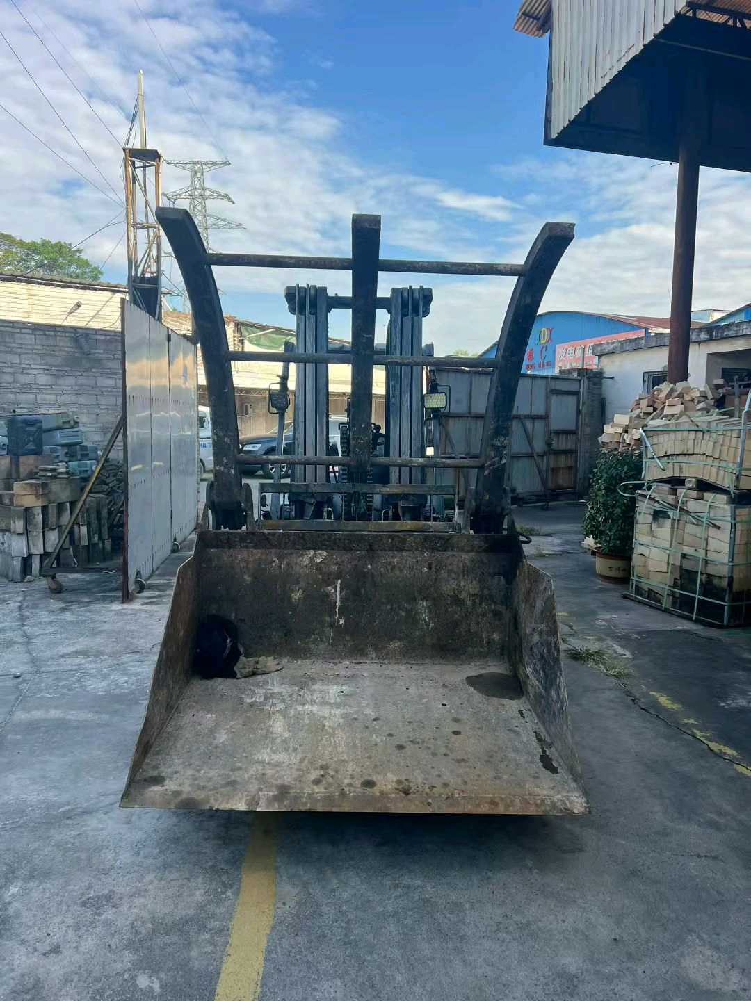 广东省佛山市南海区狮山镇西站东路长安园西670米二手吉鑫祥3.8吨升高0米柴油叉车