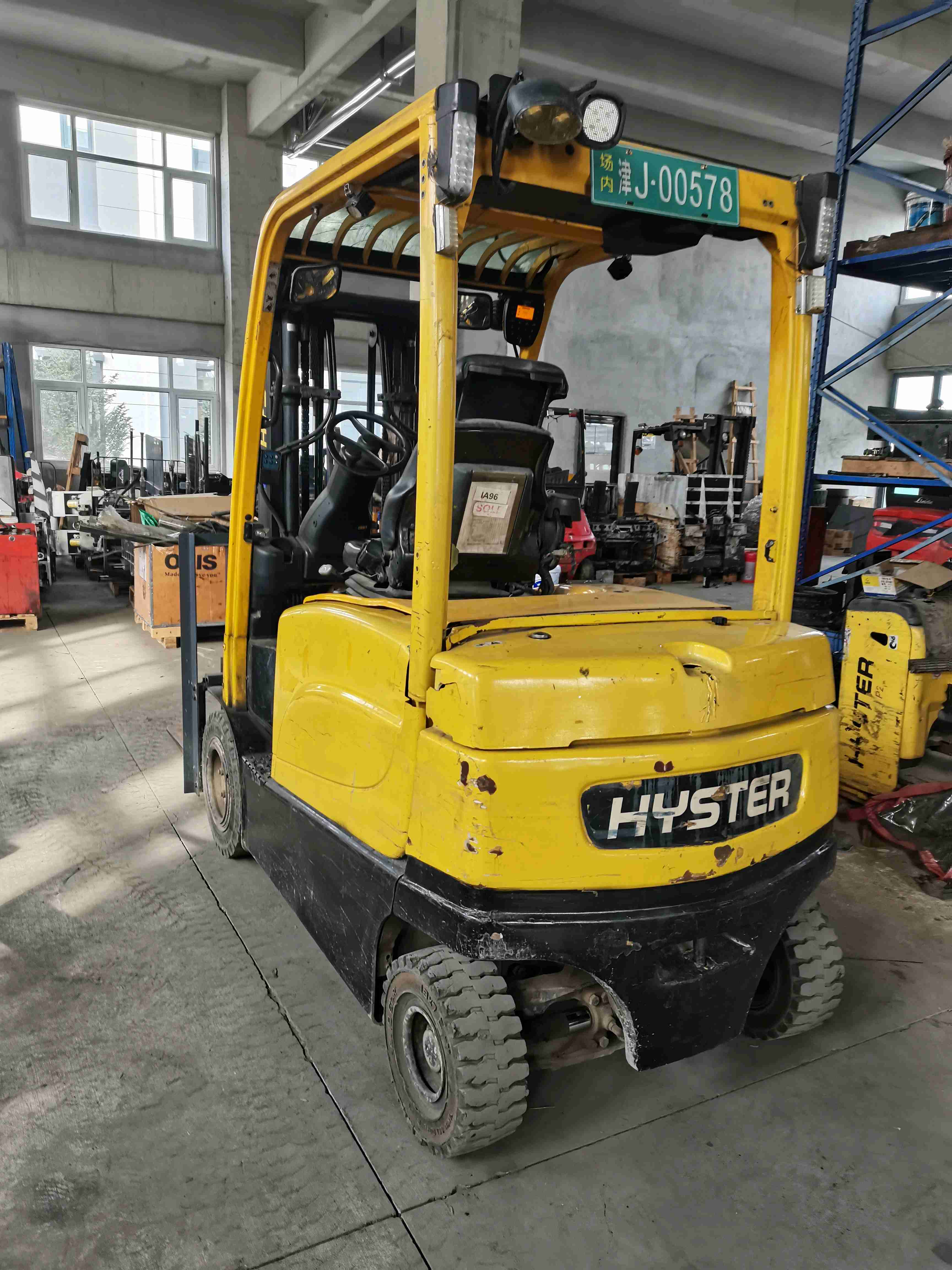 天津市东丽区联东U谷滨海科技港46幢二手海斯特3吨升高0米电动叉车