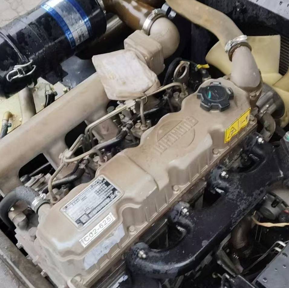 四川省成都市成华区龙潭街道朱家岭一路8号丛树家园二手柳工A系列3.5吨升高0米柴油叉车