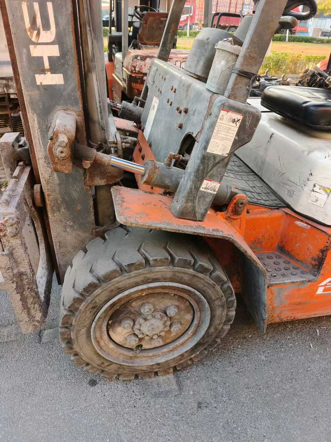 江苏省常州市天宁区关河中路138号二手合力3吨升高0米柴油叉车