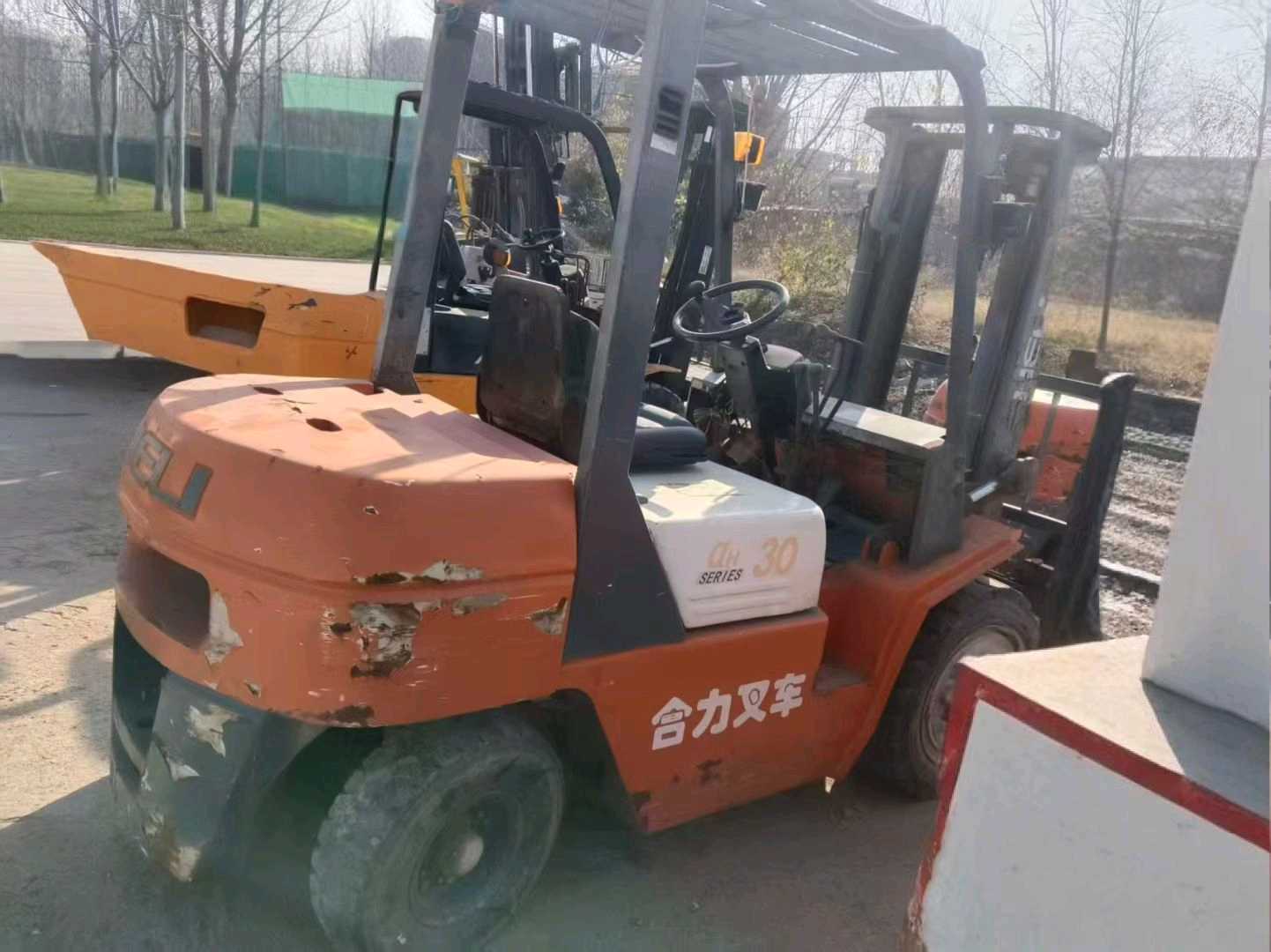 河南省郑州市二七区二马路82号二手合力3吨升高0米柴油叉车