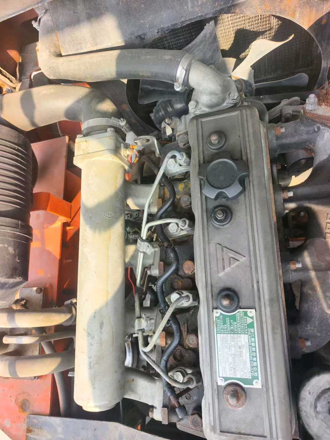 安徽省铜陵市铜官区北京东路与沿新公路交汇处东侧二手江淮3.8吨升高0米柴油叉车