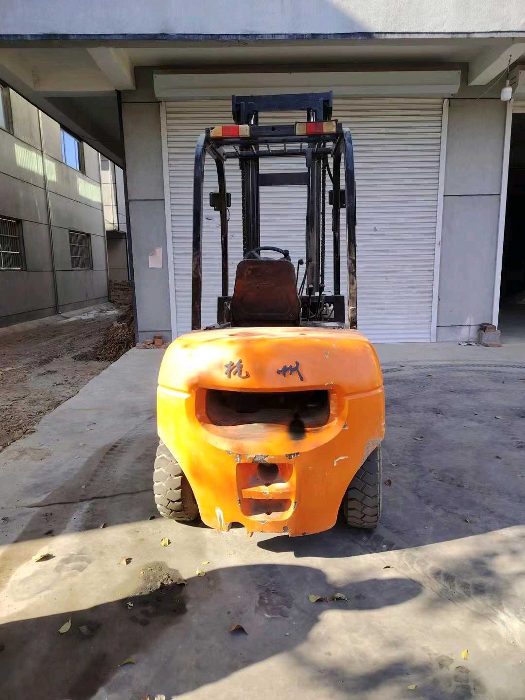 山东省临沂市兰山区沂蒙路223号二手杭叉3.5吨升高0米柴油叉车