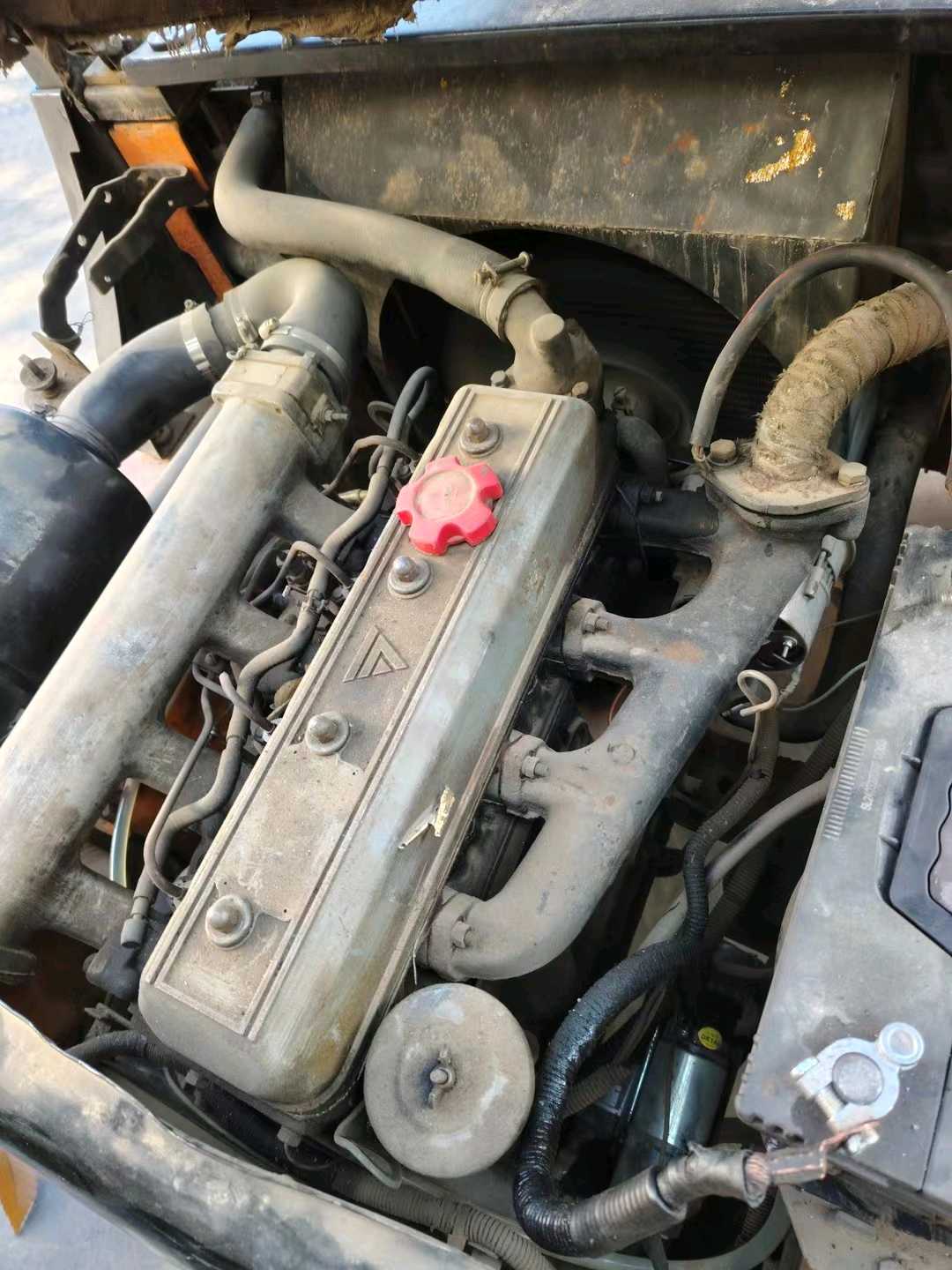 山东省临沂市兰山区沂蒙路223号二手杭叉3.5吨升高0米柴油叉车