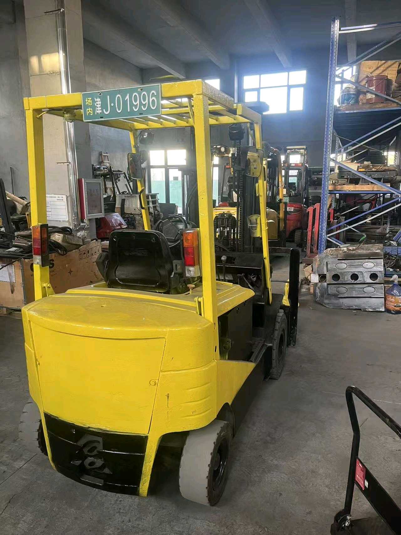 天津市东丽区联东U谷滨海科技港46幢二手海斯特2吨升高0米电动叉车