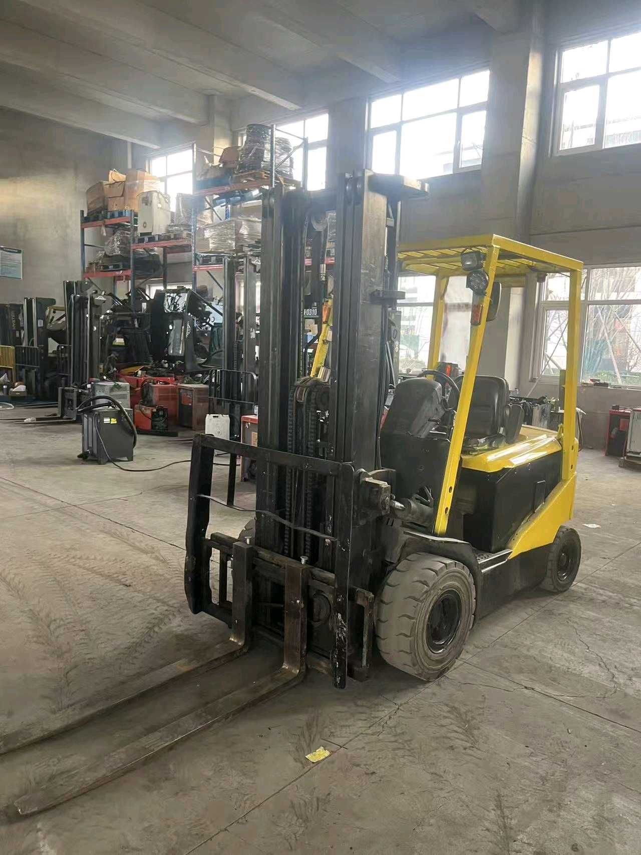 天津市东丽区联东U谷滨海科技港46幢二手海斯特2吨升高0米电动叉车