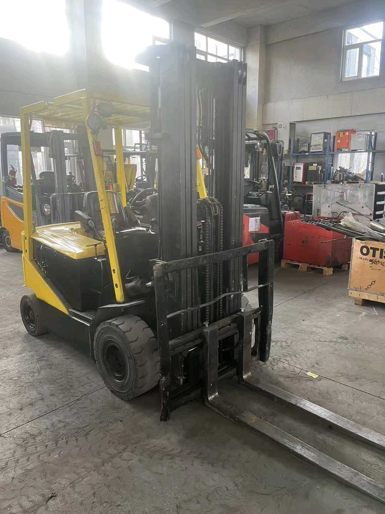 二手海斯特2吨电动叉车出售