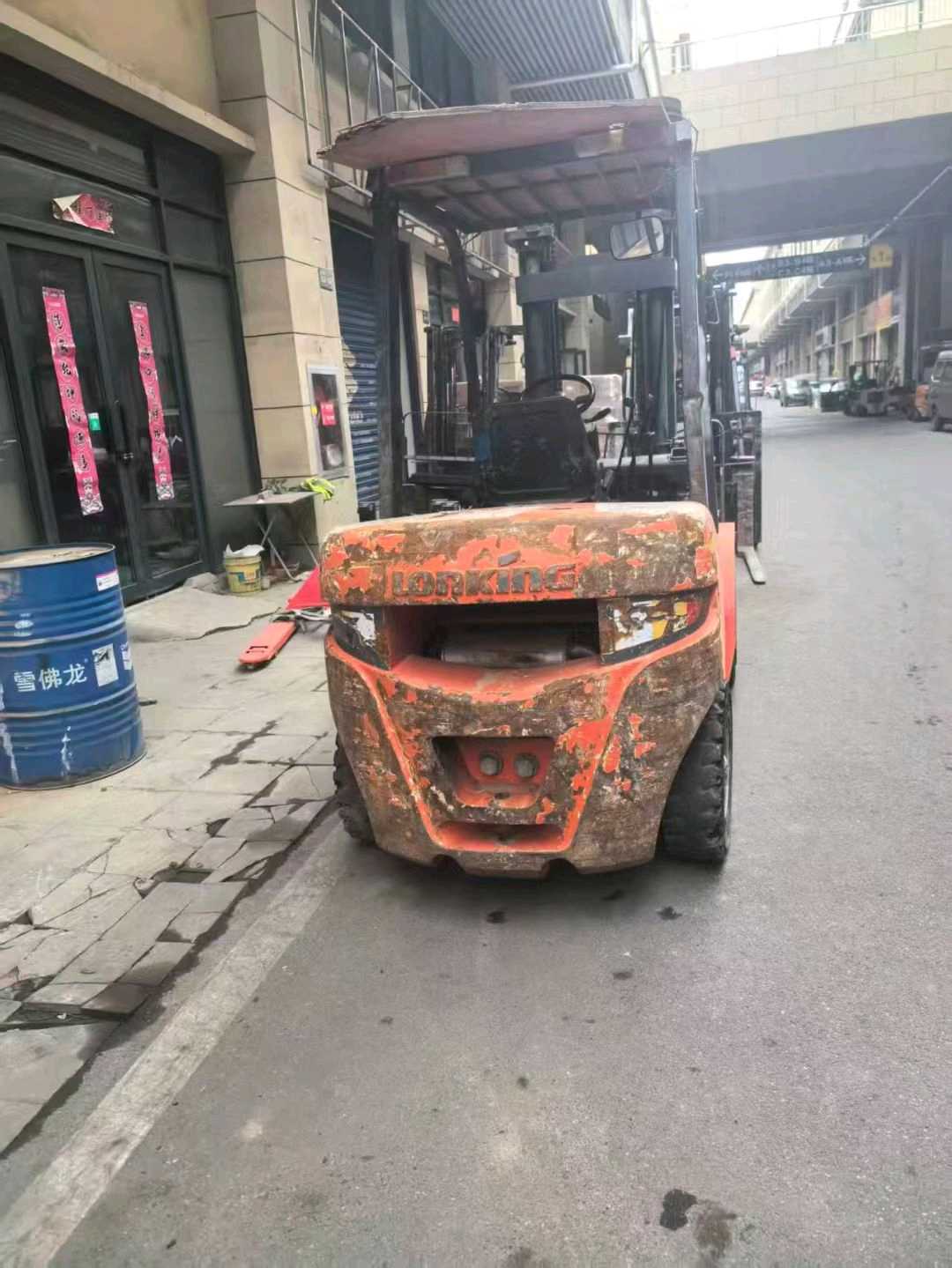 江苏省常州市天宁区关河中路138号二手龙工3吨升高0米柴油叉车