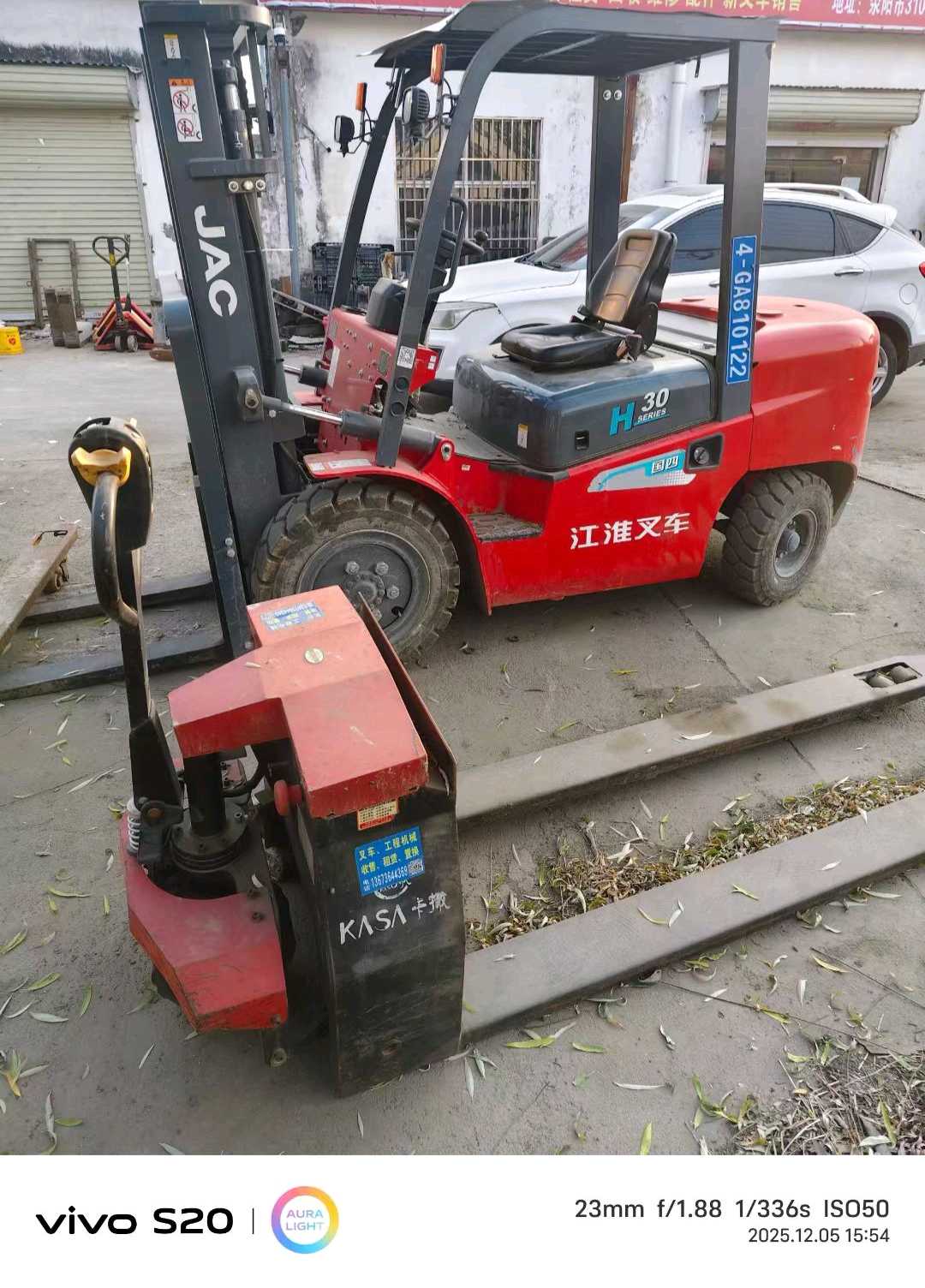 河南省郑州市二七区二马路82号二手江淮3吨升高0米柴油叉车