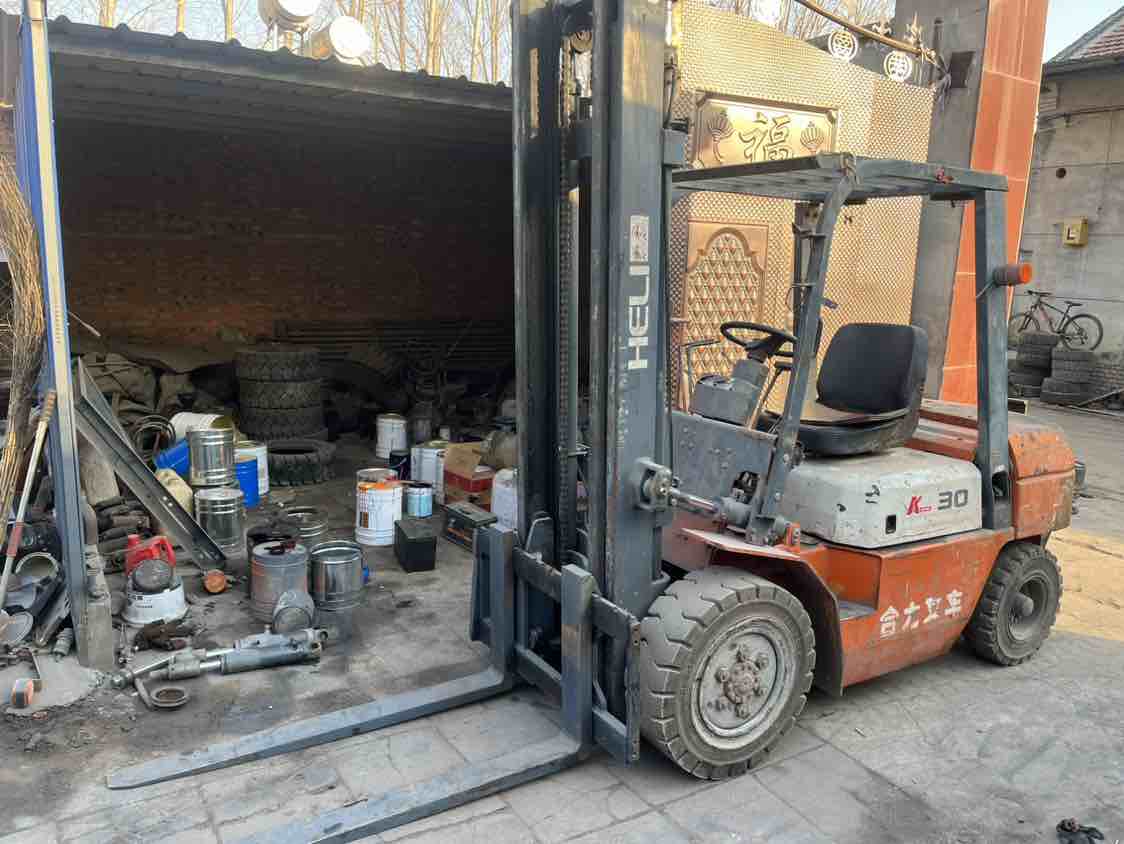 天津市宝坻区二手合力3吨升高0米柴油叉车