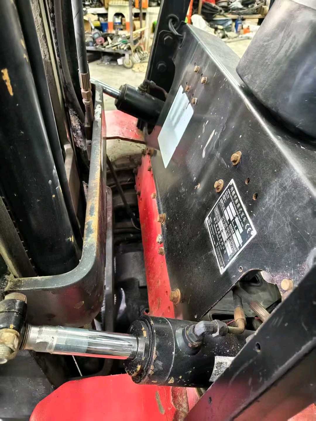 天津市武清区前进道(佛罗伦萨小镇对面)二手杭叉3吨升高0米柴油叉车