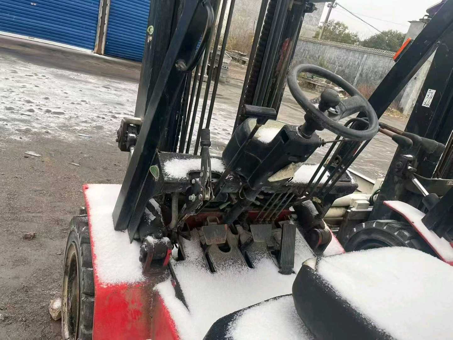 河南省郑州市二七区二马路82号二手杭叉3.8吨升高0米柴油叉车