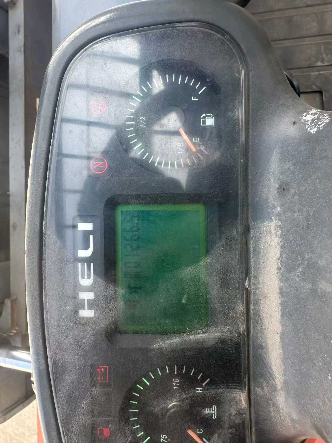 江苏省苏州市姑苏区苏站路27号(苏州火车站地铁站1A入口旁)二手合力10吨升高0米柴油叉车