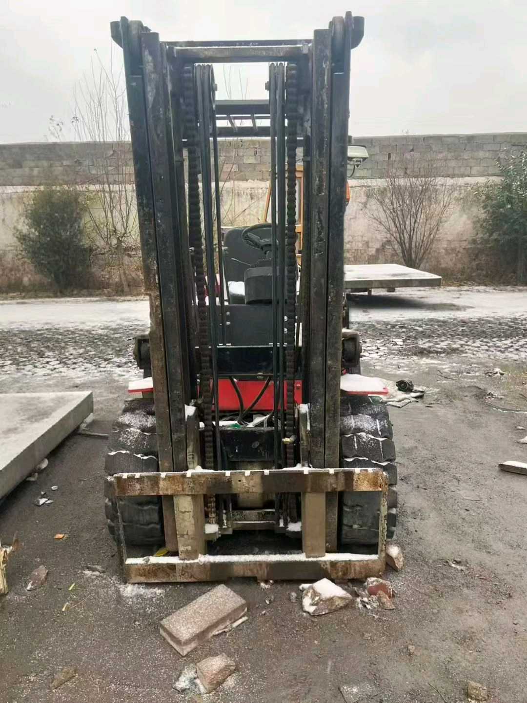河南省郑州市二七区二马路82号二手杭叉3.8吨升高0米柴油叉车