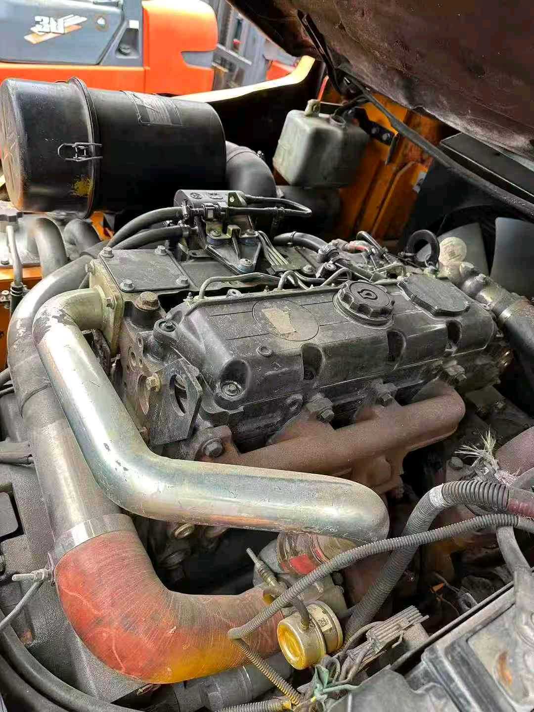 山东省潍坊市潍城区和平路1号二手杭叉5吨升高0米柴油叉车