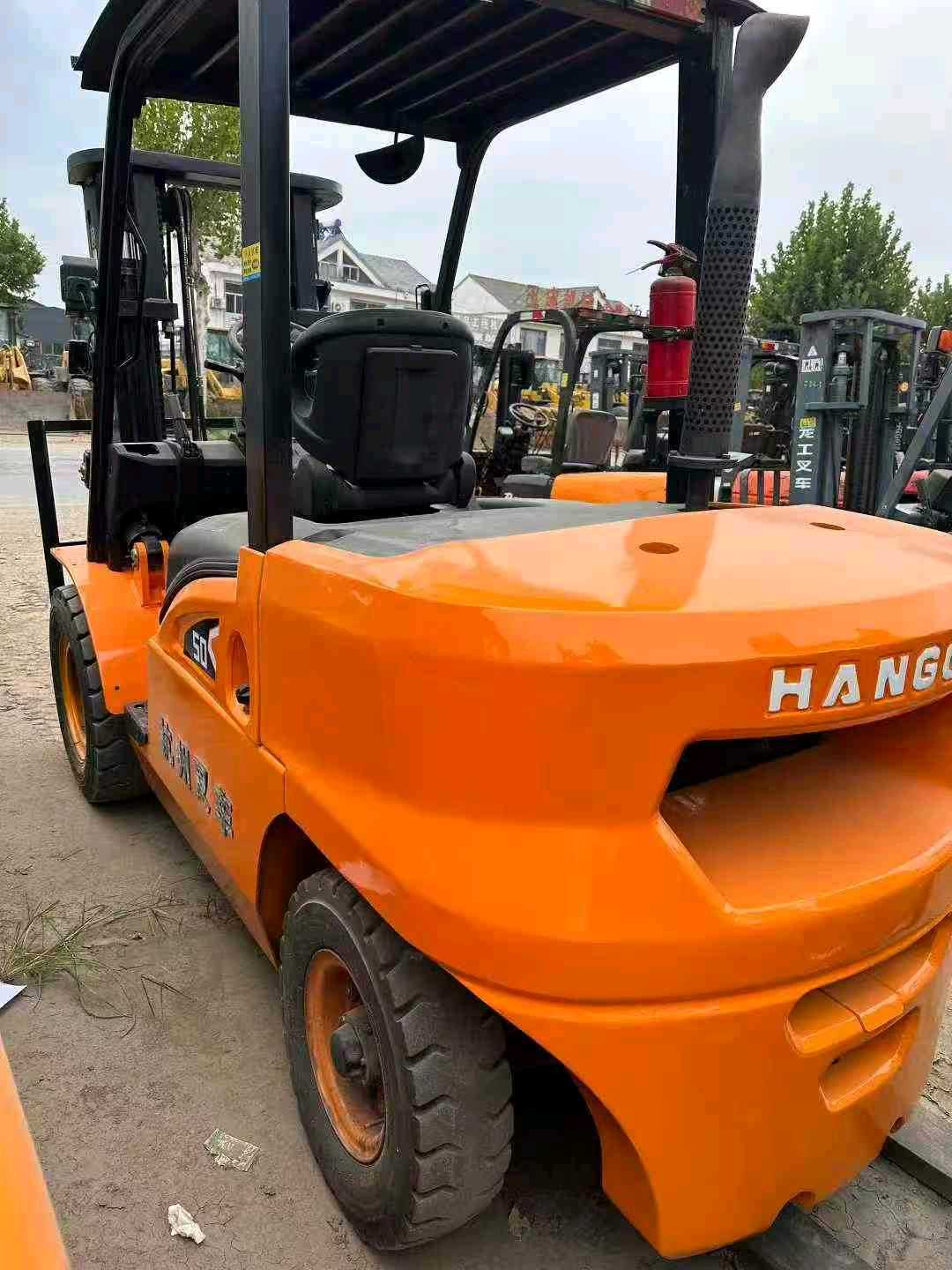 山东省潍坊市潍城区和平路1号二手杭叉5吨升高0米柴油叉车