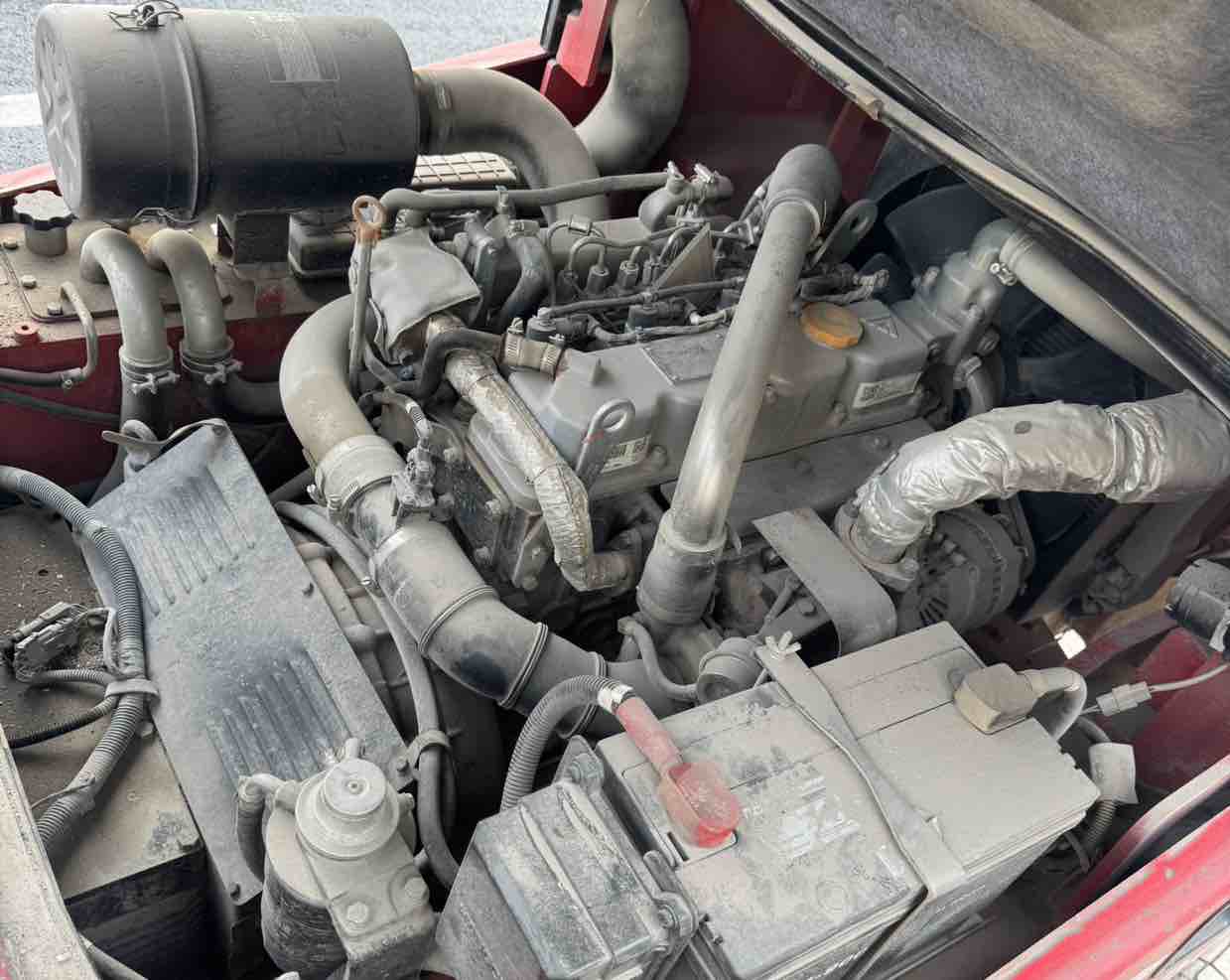 广西壮族自治区南宁市西乡塘区中尧南路龙腾路二手杭叉5吨升高0米柴油叉车