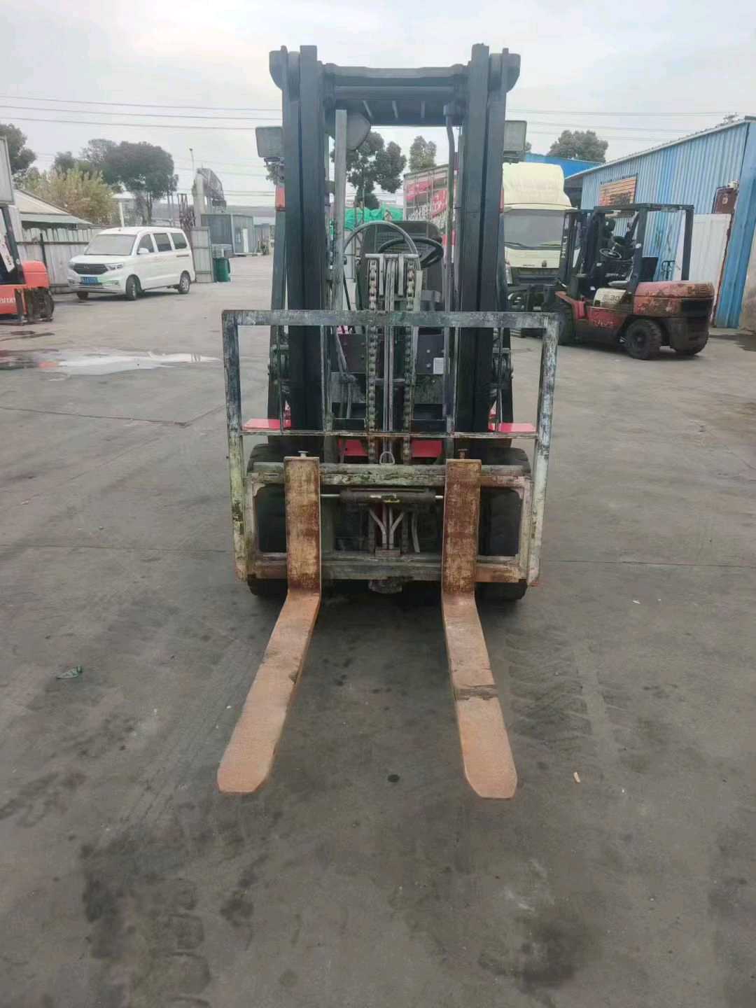 江苏省常州市天宁区关河中路138号二手杭叉2吨升高0米柴油叉车