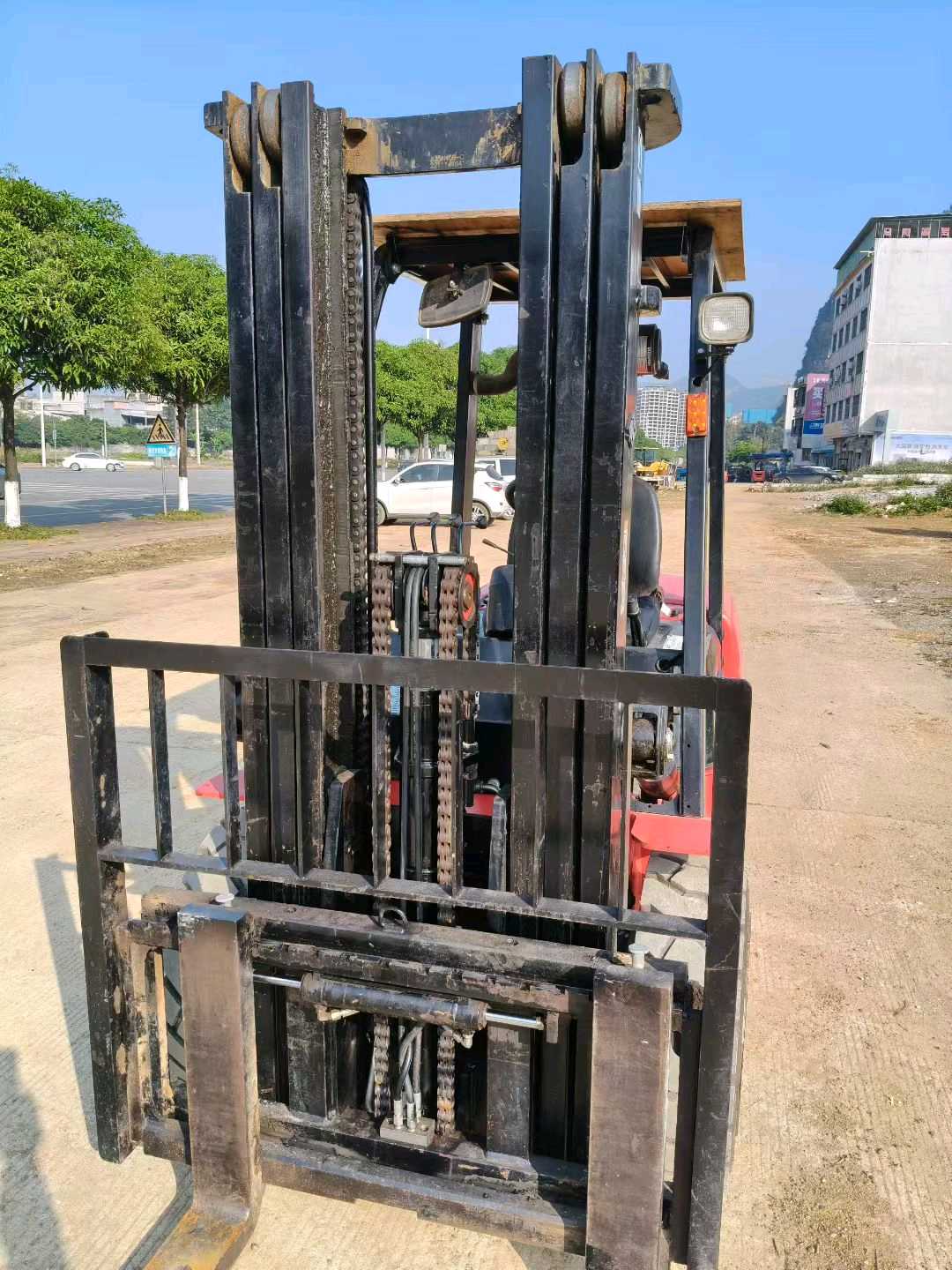 广西壮族自治区崇左市江州区太平镇江南路45号二手杭叉3.5吨升高0米柴油叉车