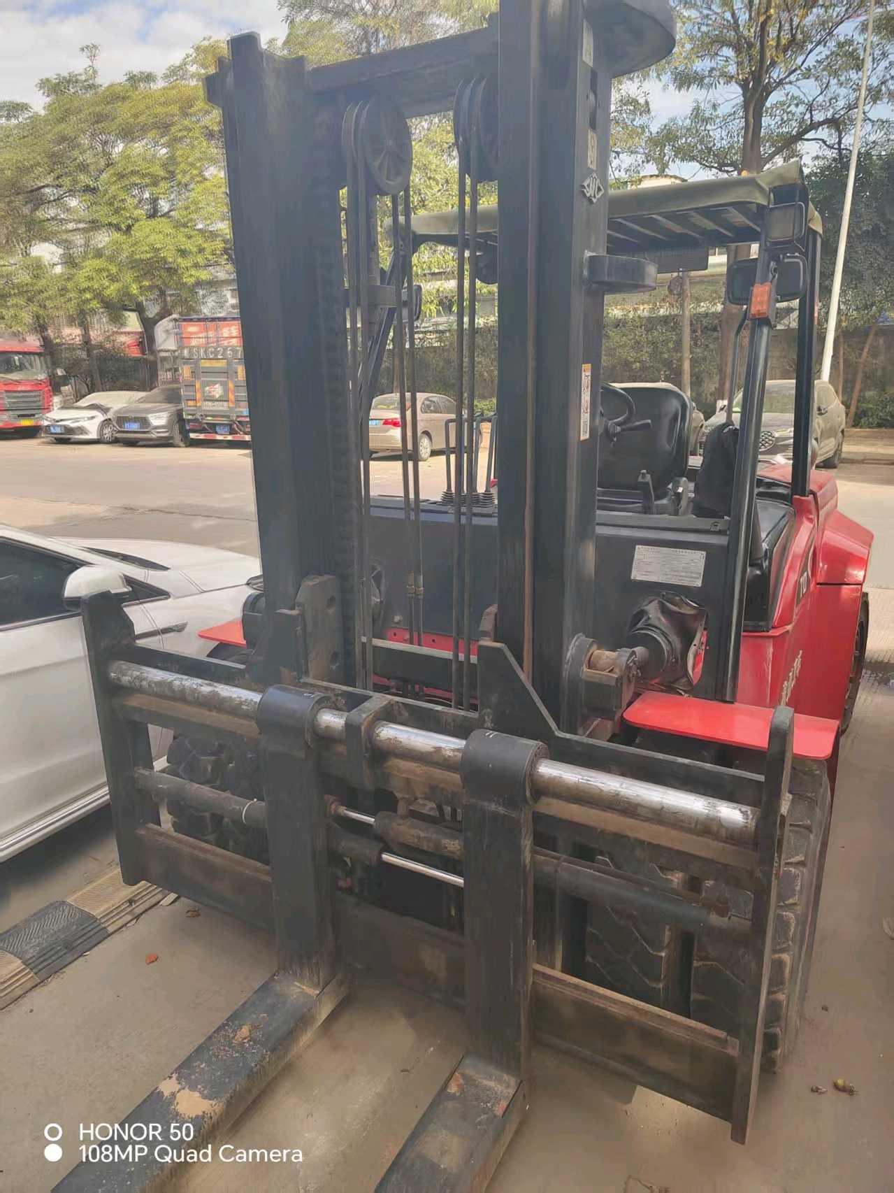 广东省东莞市环湖西路二手杭叉7吨升高0米柴油叉车