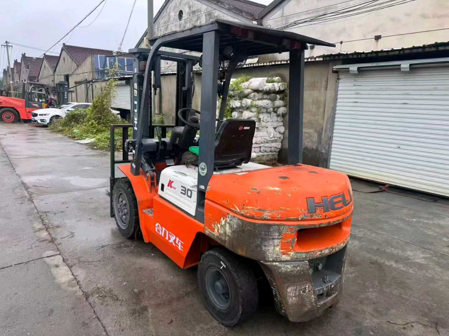 江苏省苏州市姑苏区苏站路27号(苏州火车站地铁站1A入口旁)二手合力3吨升高0米柴油叉车