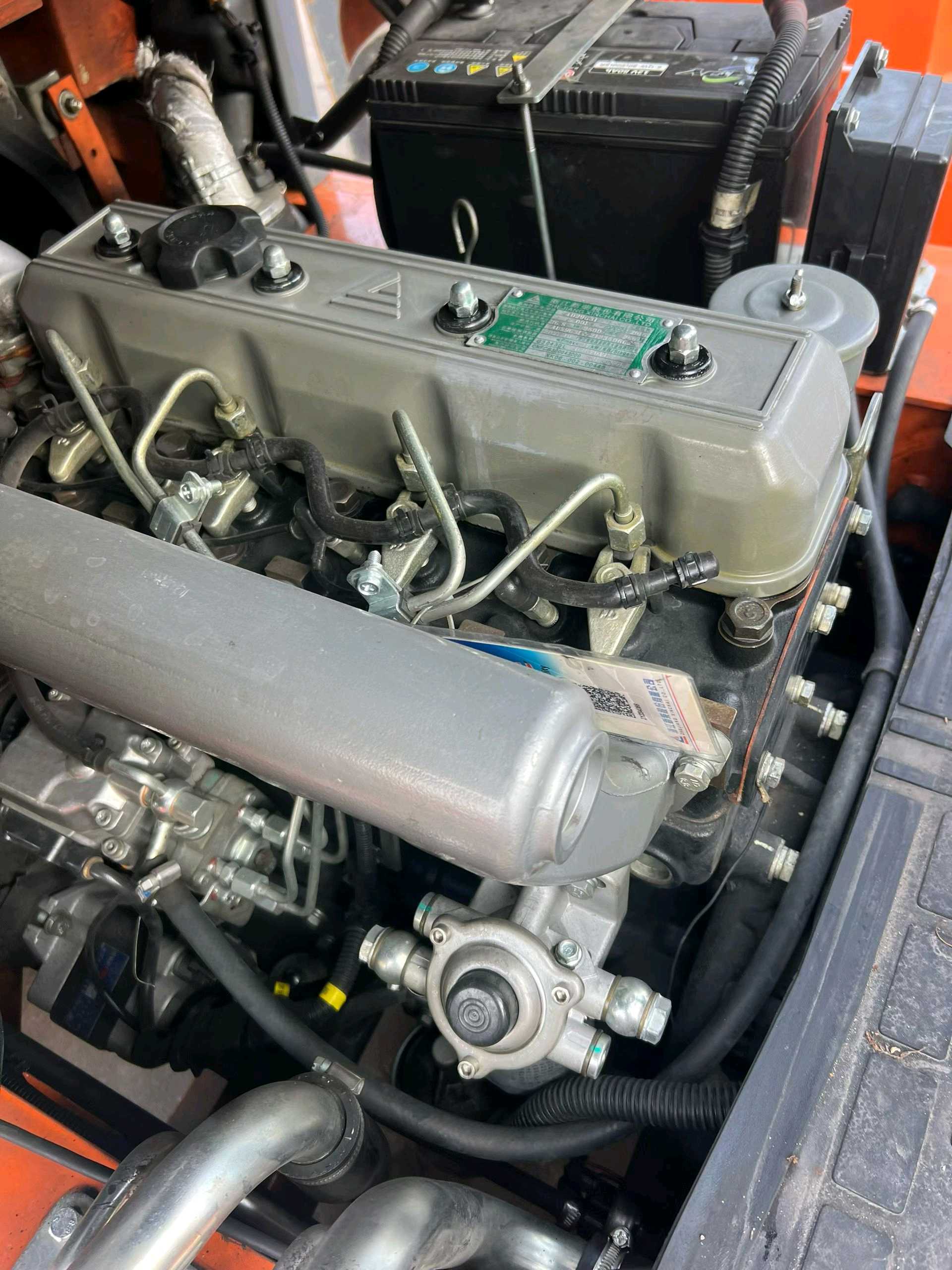 江苏省苏州市昆山市人民南路1号二手合力3.5吨升高0米柴油叉车