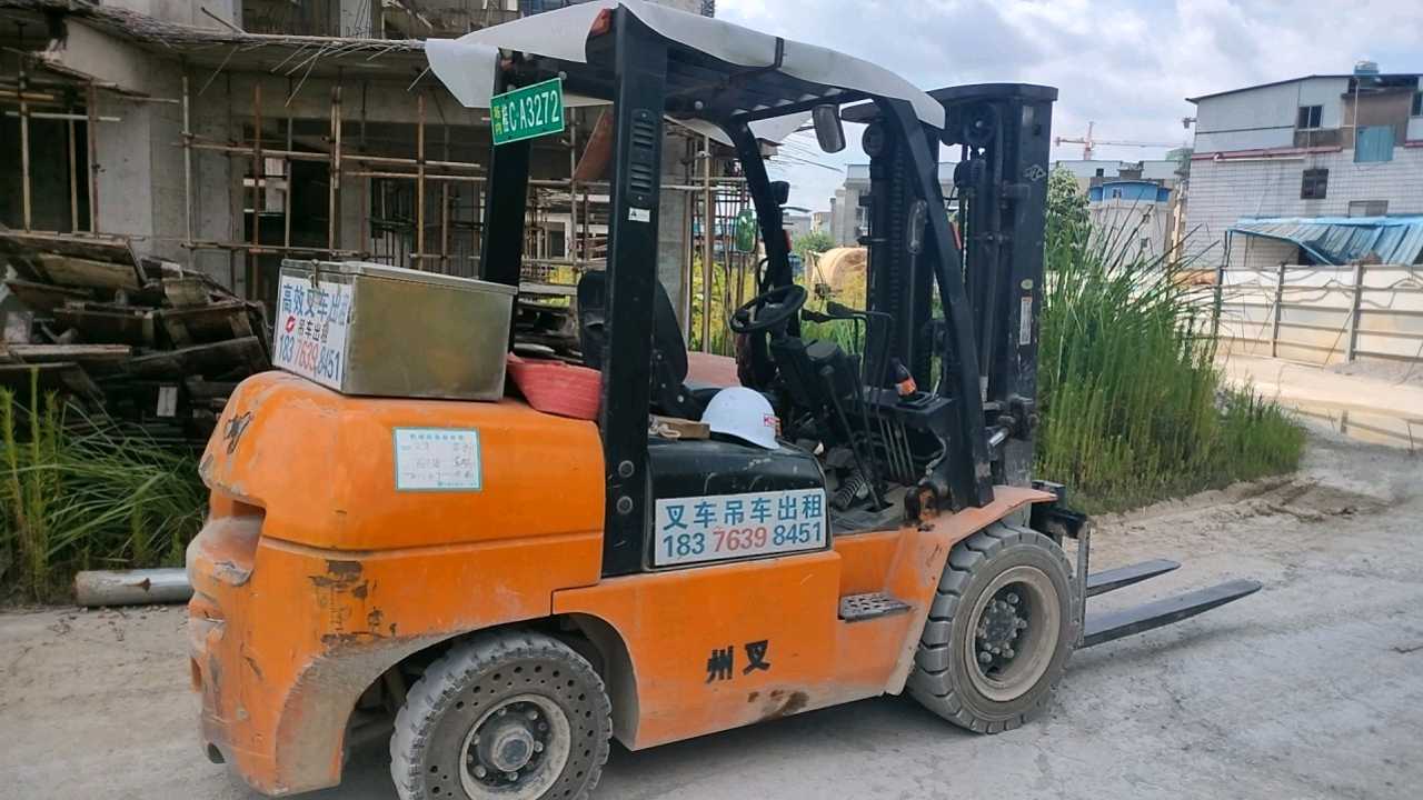 广西壮族自治区桂林市临桂区万福路与人民南路交叉口正东方向299米左右二手杭叉227503.5吨升高0米柴油叉车