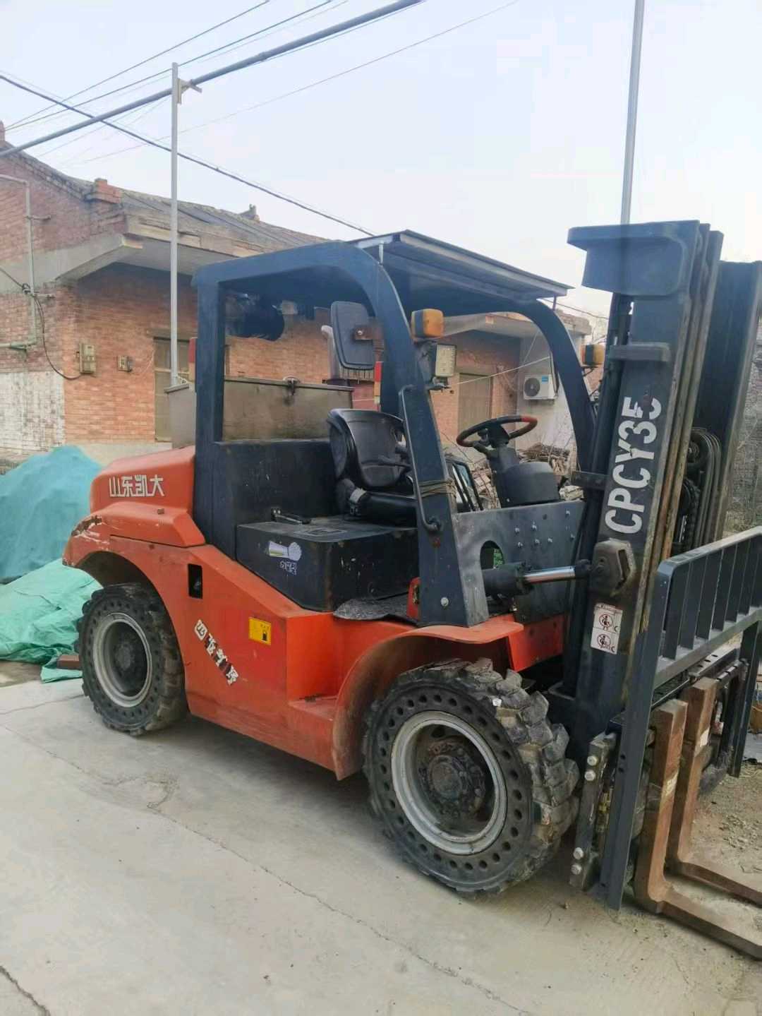 河南省郑州市二七区二马路82号二手其他3.5吨升高0米柴油叉车