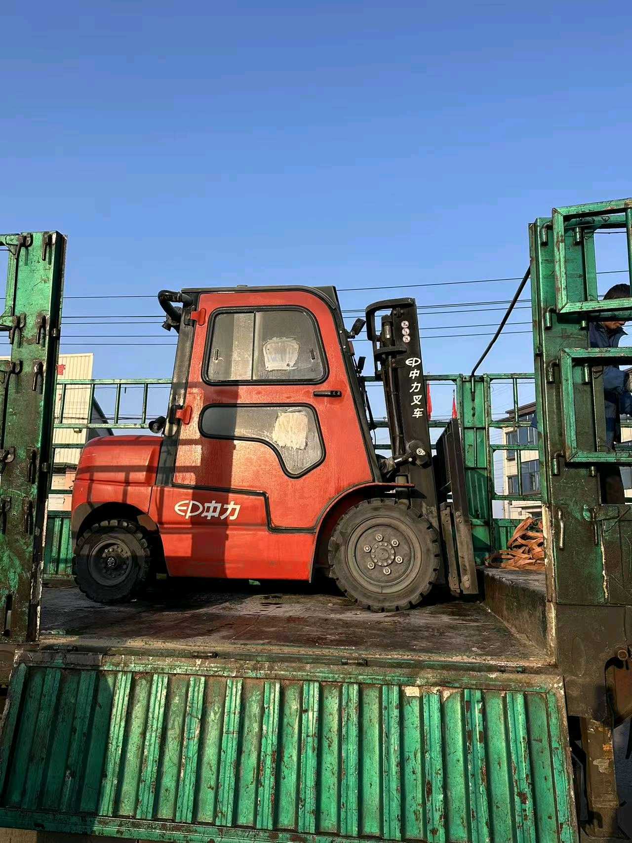 黑龙江省哈尔滨市松北区民心路北100米二手其他3.0吨升高0米柴油叉车