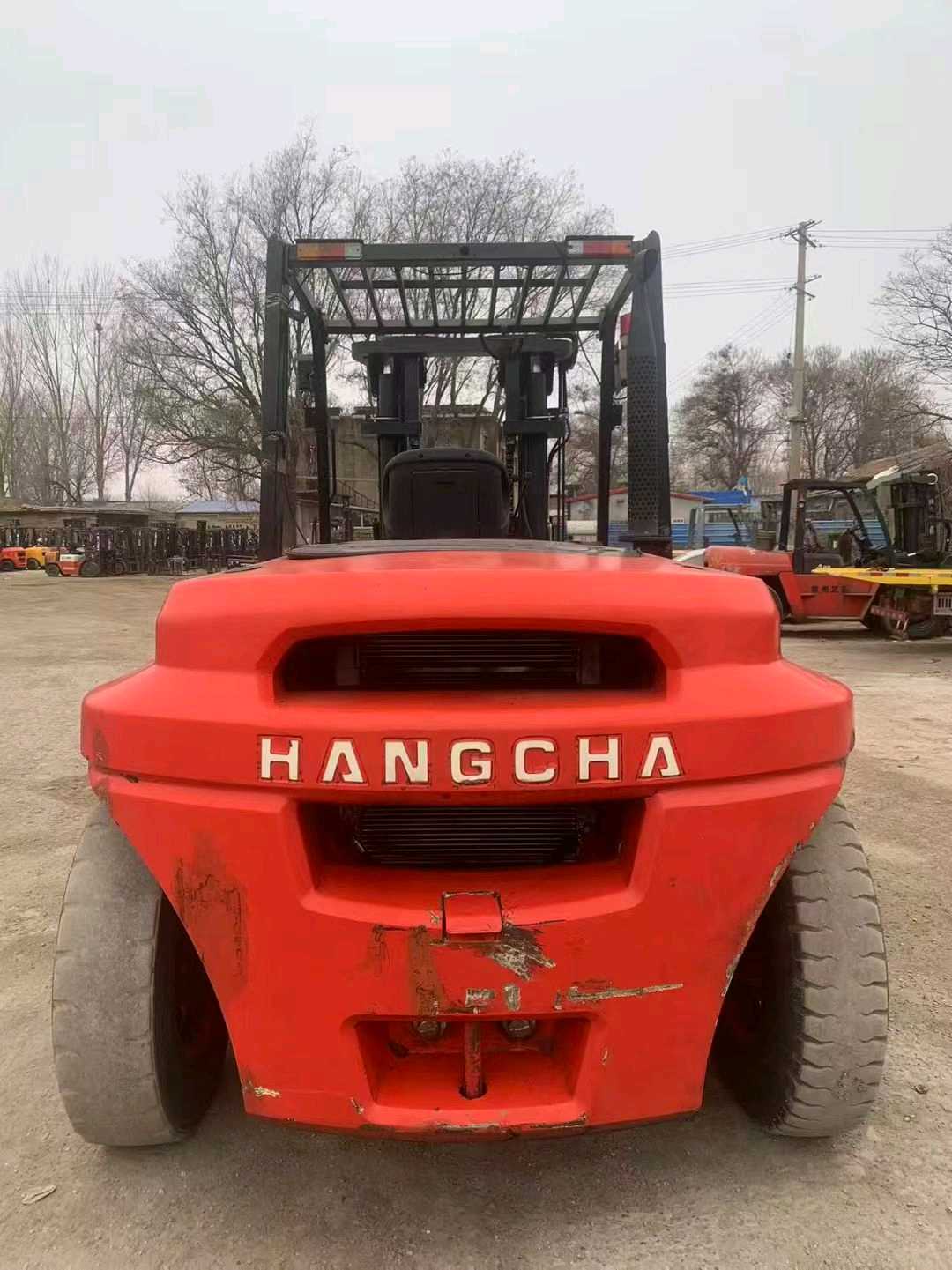 山东省德州市德城区迎宾大街二手杭叉8.5吨升高0米柴油叉车