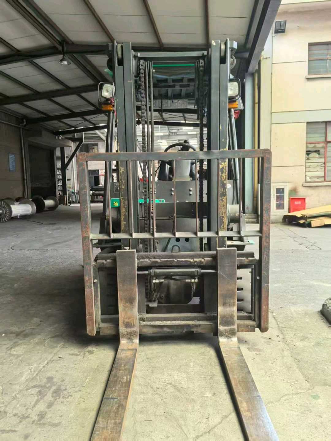 江苏省苏州市姑苏区苏站路27号(苏州火车站地铁站1A入口旁)二手宝骊3吨升高0米电动叉车