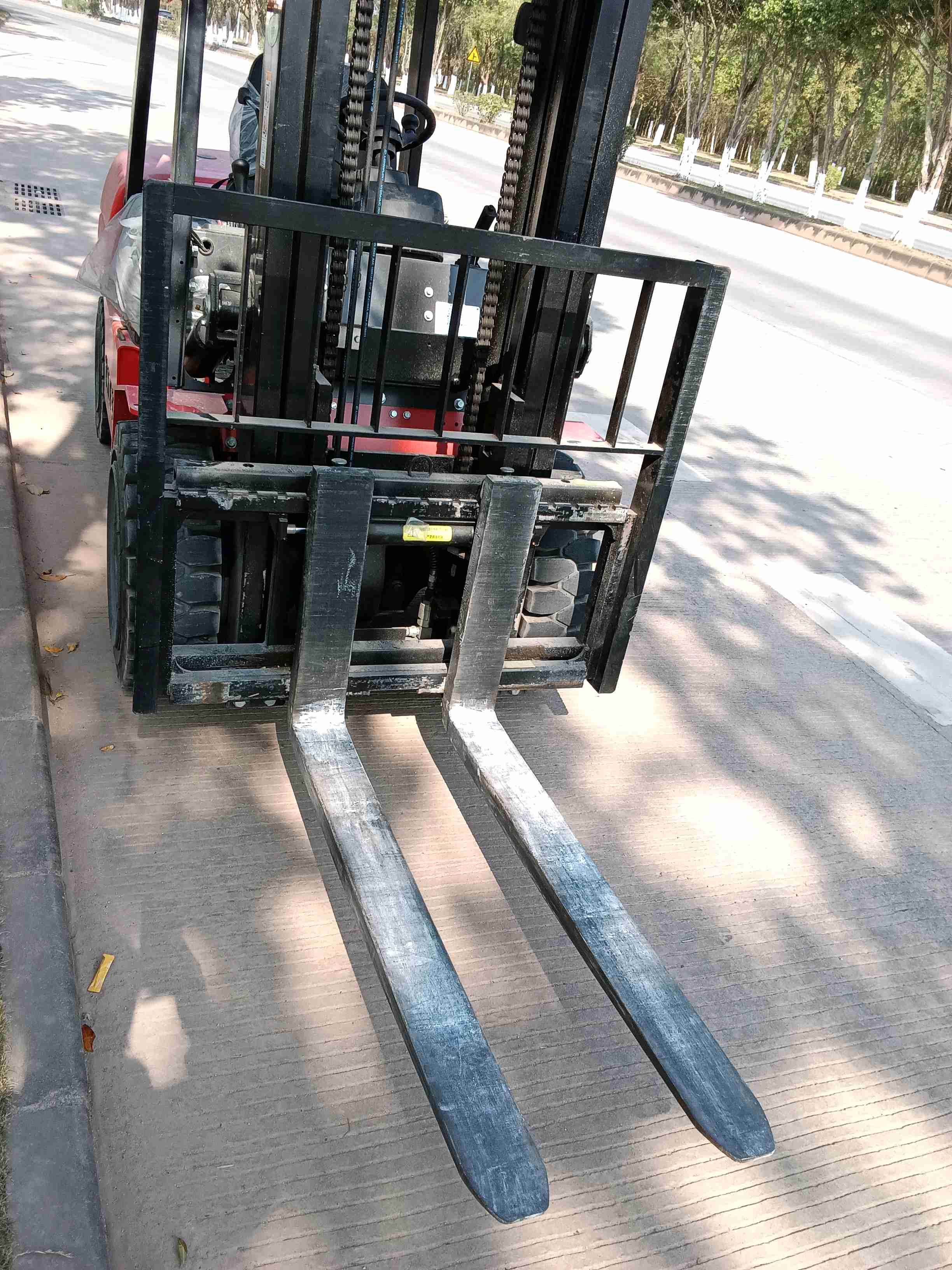 广东省茂名市电白区南海街道海滨二路二手杭叉3.5吨升高0米柴油叉车