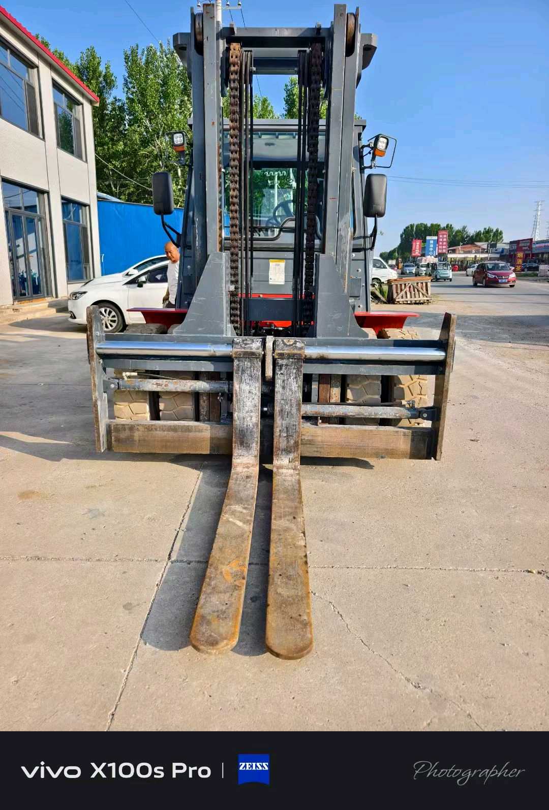 天津市武清区前进道(佛罗伦萨小镇对面)二手合力10吨升高0米柴油叉车