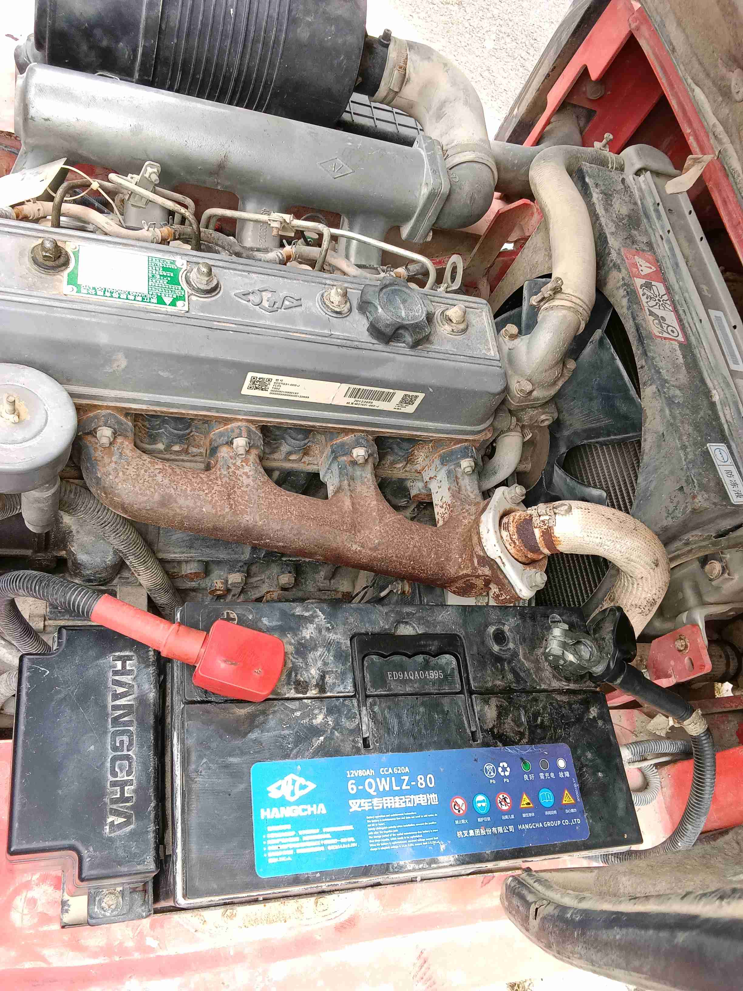 广东省茂名市电白区水东镇人民路189号之3二手杭叉3.5吨升高0米柴油叉车