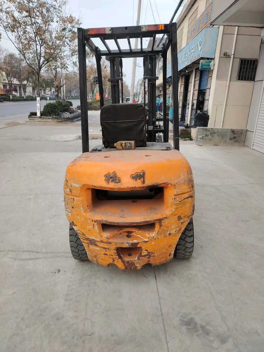 山东省临沂市兰山区沂蒙路223号二手杭叉3吨升高0米柴油叉车