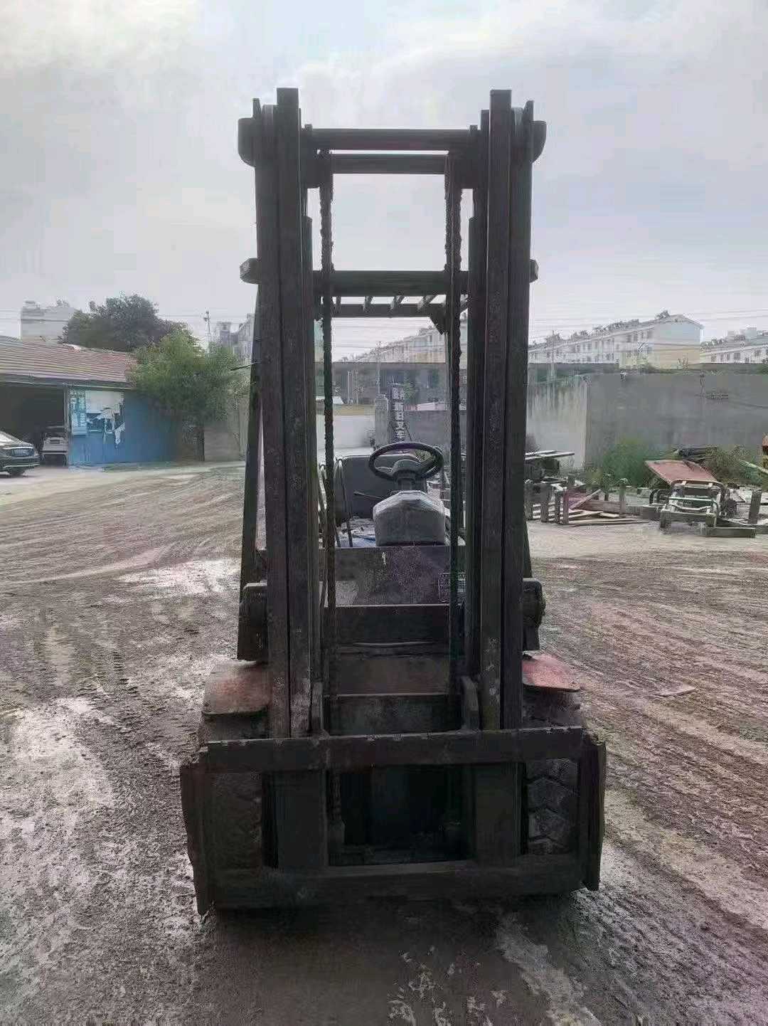 山东省德州市德城区迎宾大街二手杭叉3.5吨升高0米柴油叉车