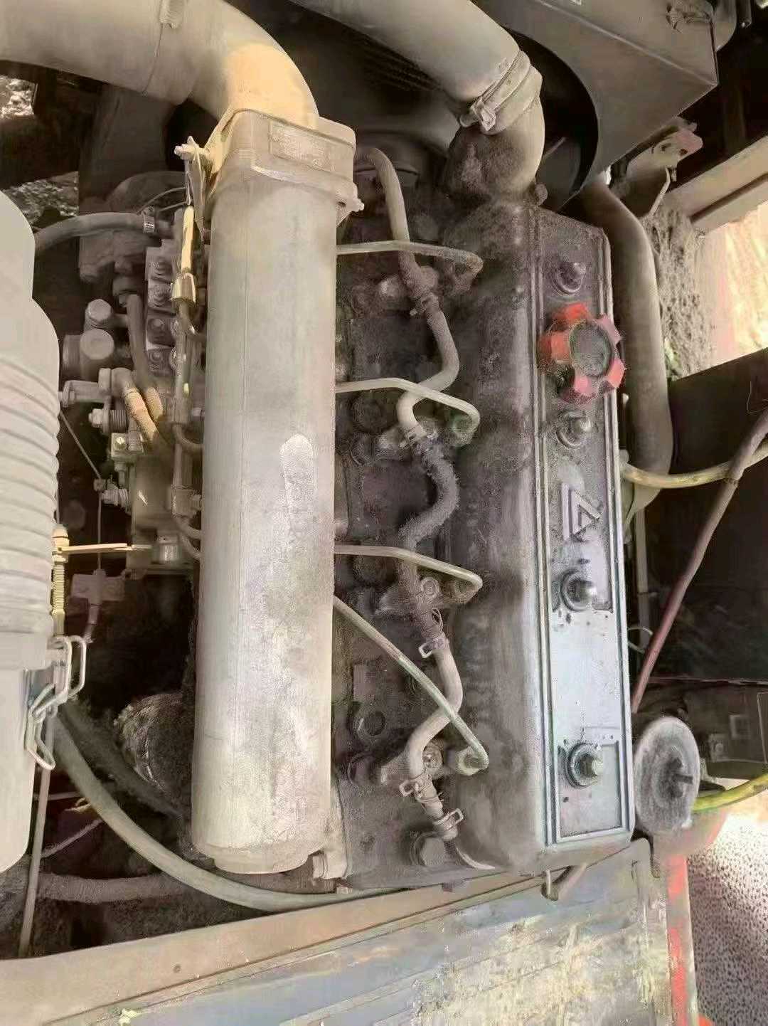 山东省德州市德城区迎宾大街二手杭叉3.5吨升高0米柴油叉车