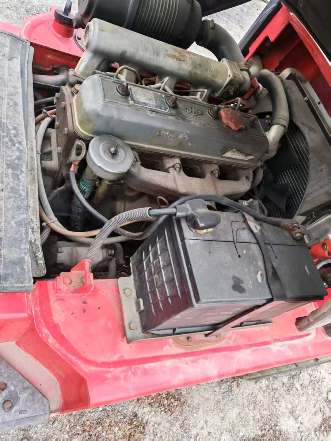 天津市河东区新纬路1号二手杭叉3.5吨升高0米柴油叉车