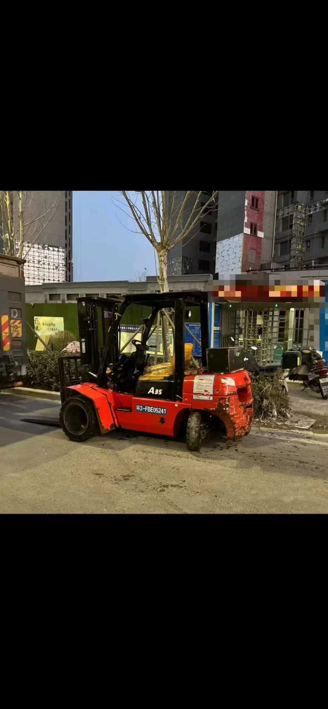 山东省青岛市市南区泰安路2号二手杭叉3.5吨升高0米柴油叉车