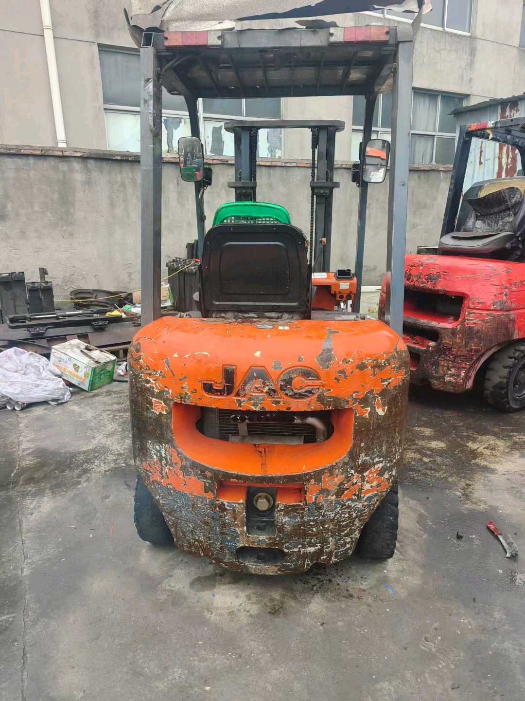 江苏省常州市天宁区关河中路138号二手江淮1.5吨升高0米柴油叉车