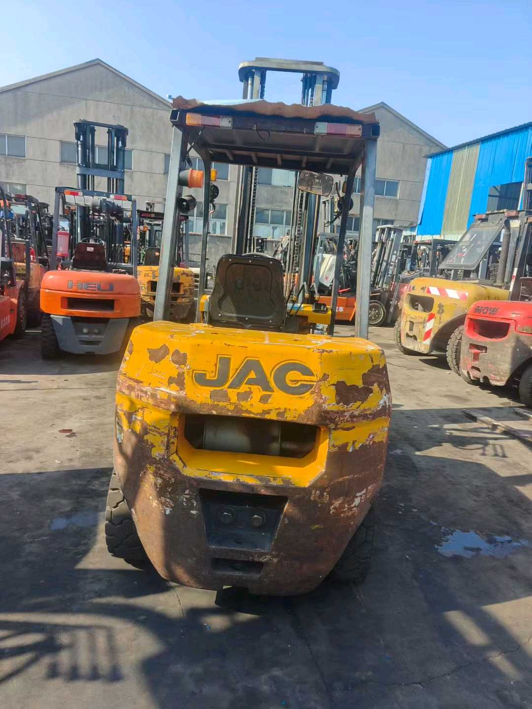 江苏省常州市天宁区关河中路138号二手江淮3吨升高0米柴油叉车