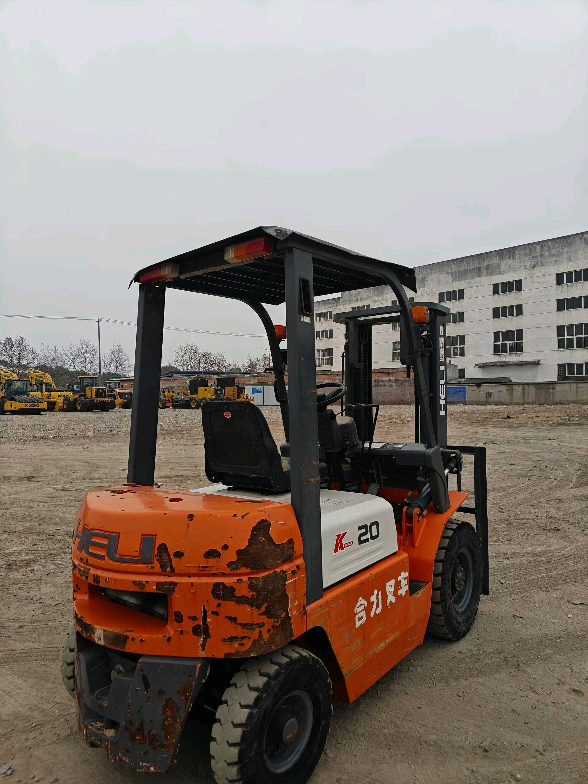 安徽省合肥市瑶海区站前路1号二手合力2吨升高0米柴油叉车