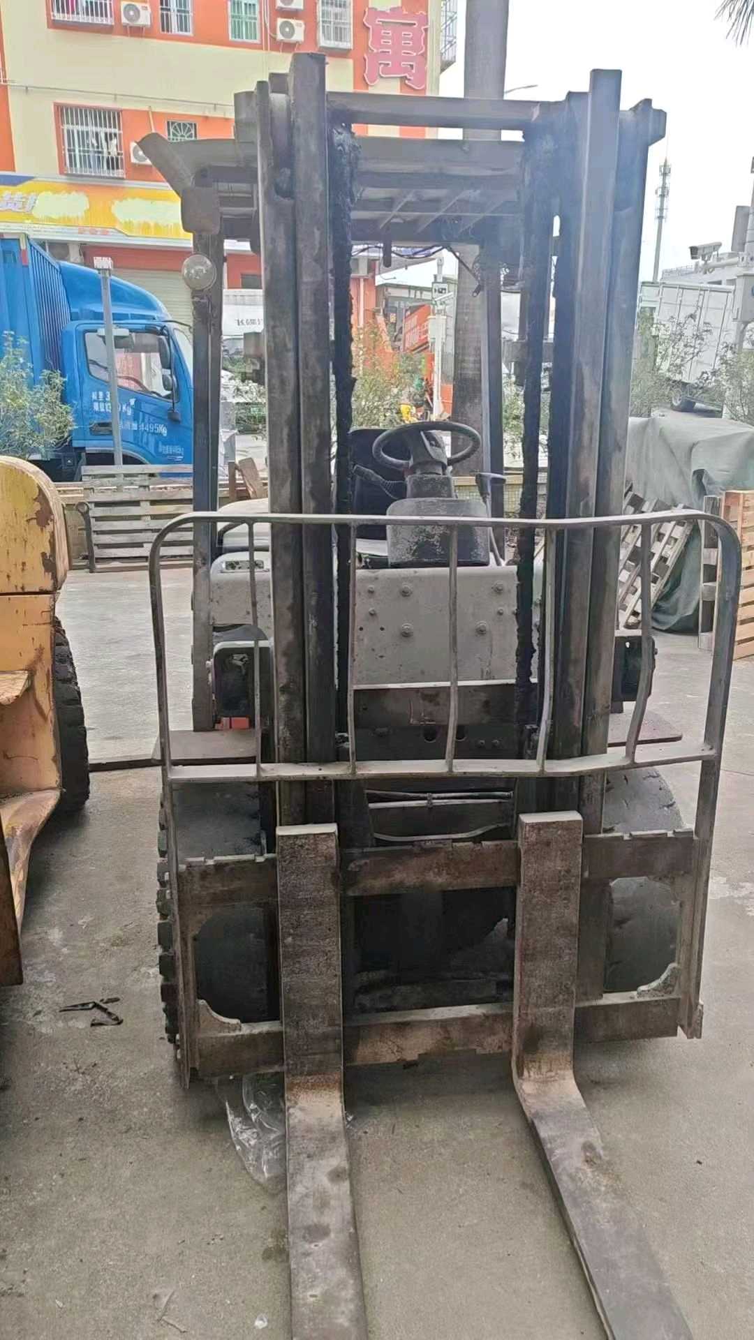 安徽省铜陵市铜官区北京东路与沿新公路交汇处东侧二手江淮3吨升高0米柴油叉车