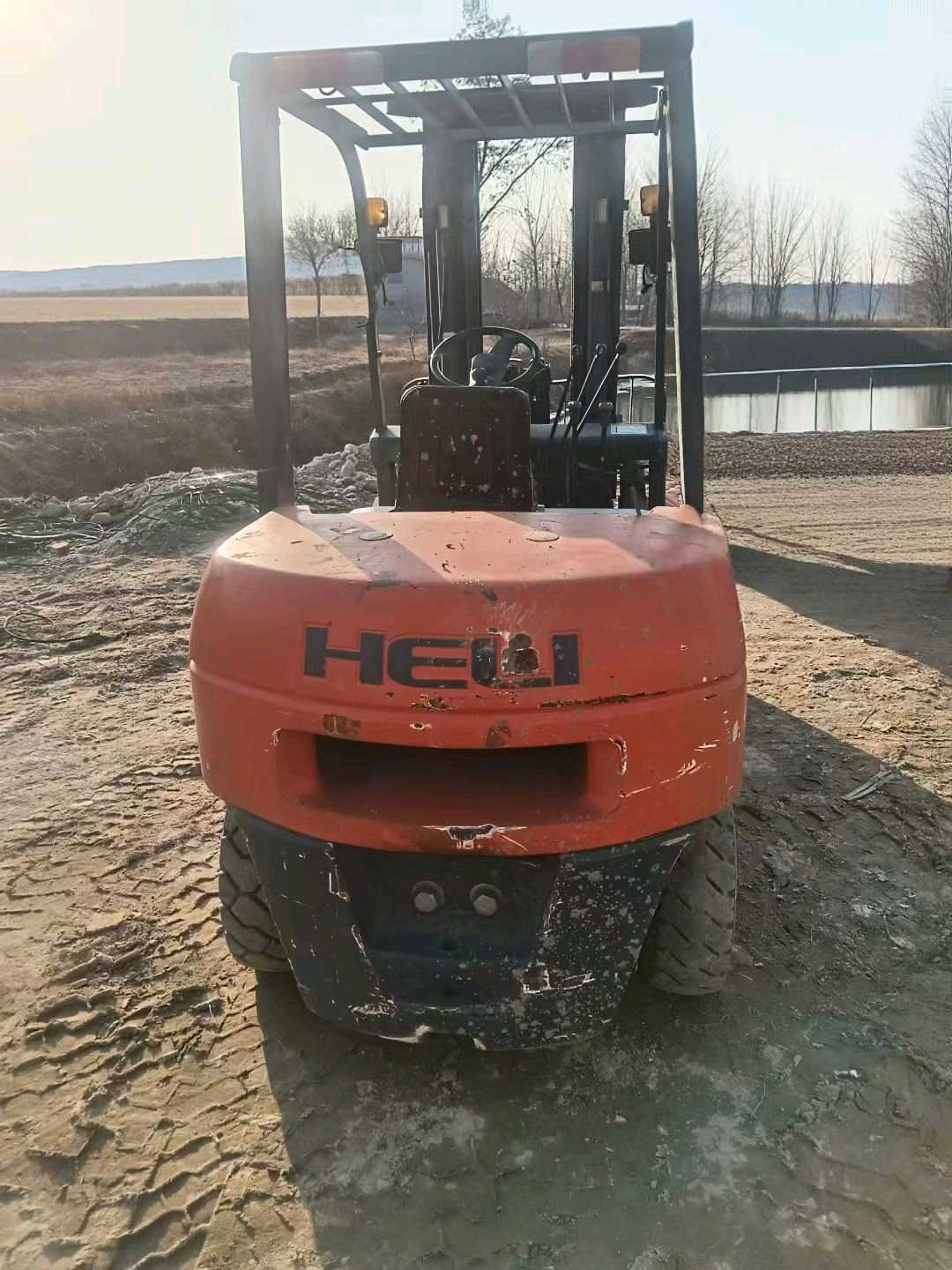 河南省郑州市二七区二马路82号二手合力3.5吨升高0米柴油叉车