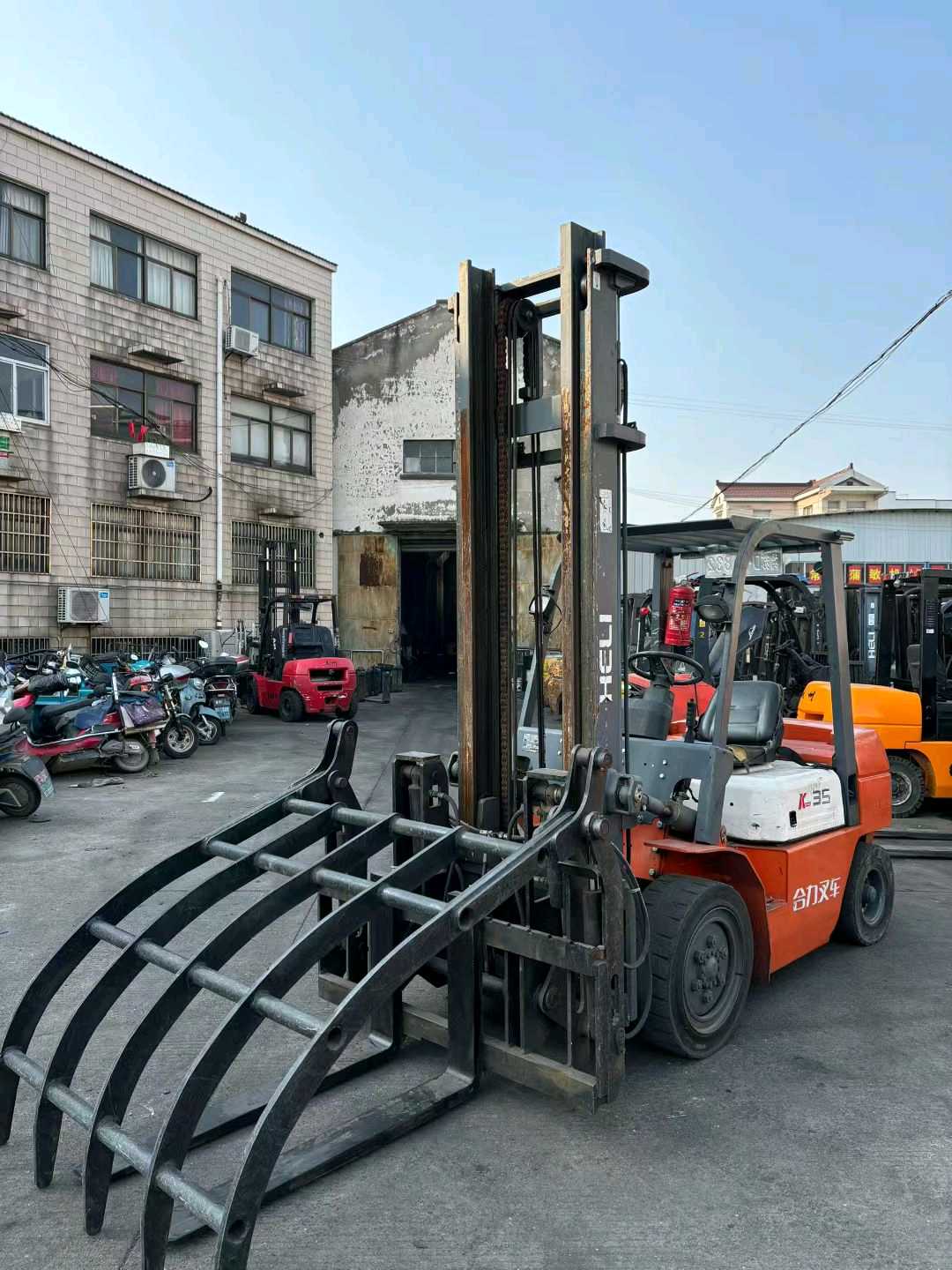 江苏省常州市天宁区关河中路138号二手合力3.5吨升高0米柴油叉车