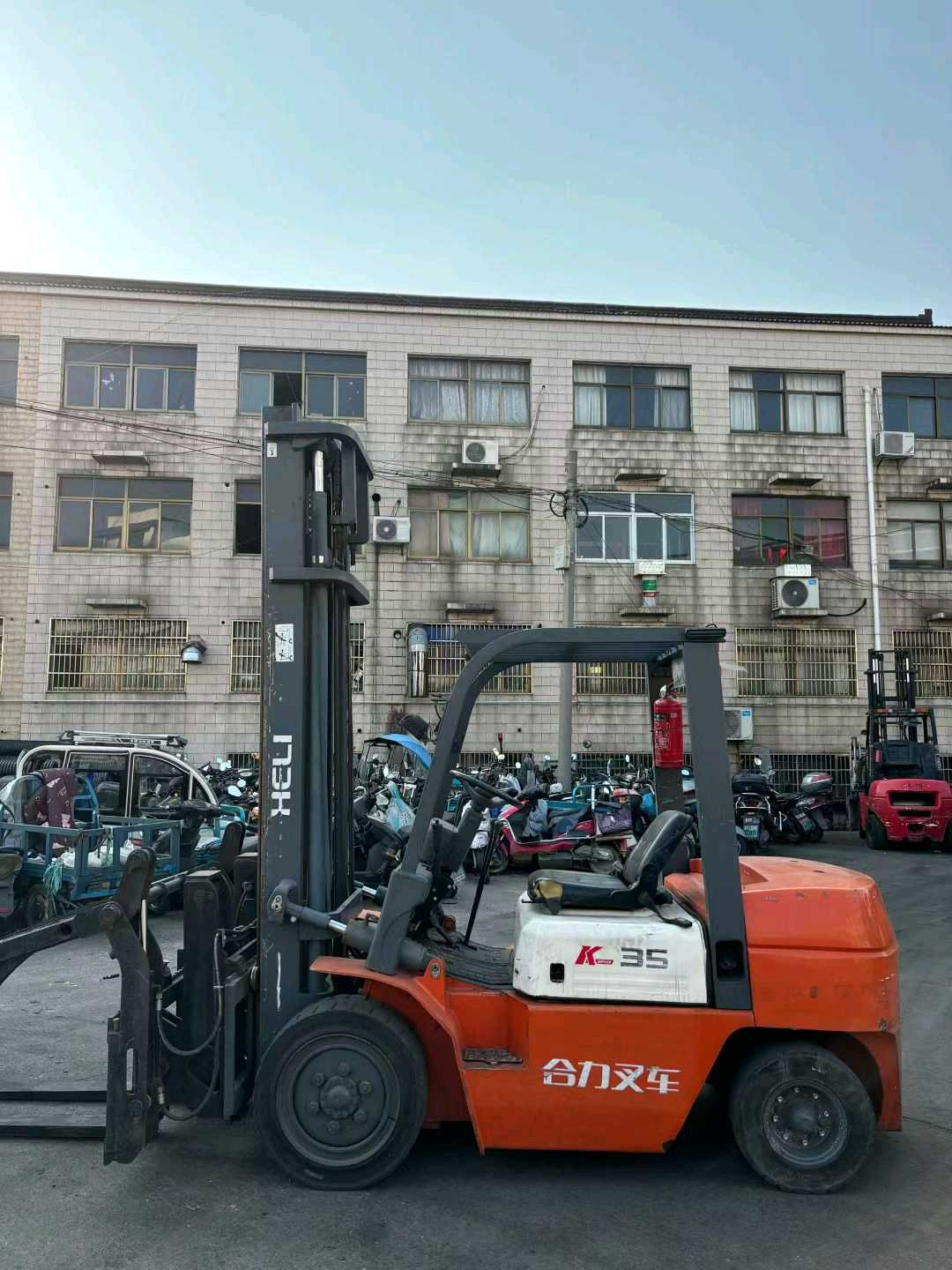 江苏省常州市天宁区关河中路138号二手合力3.5吨升高0米柴油叉车