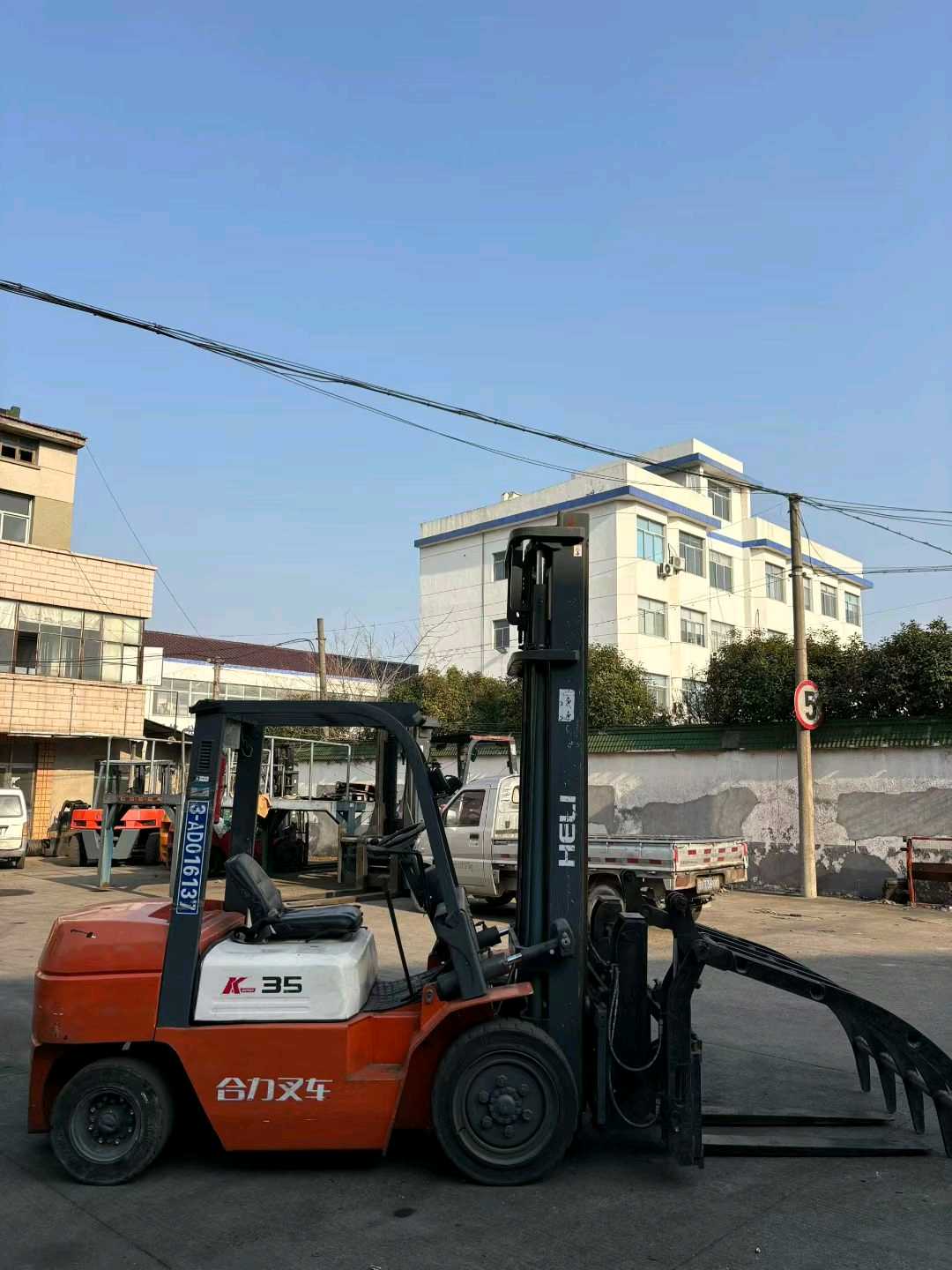 江苏省常州市天宁区关河中路138号二手合力3.5吨升高0米柴油叉车