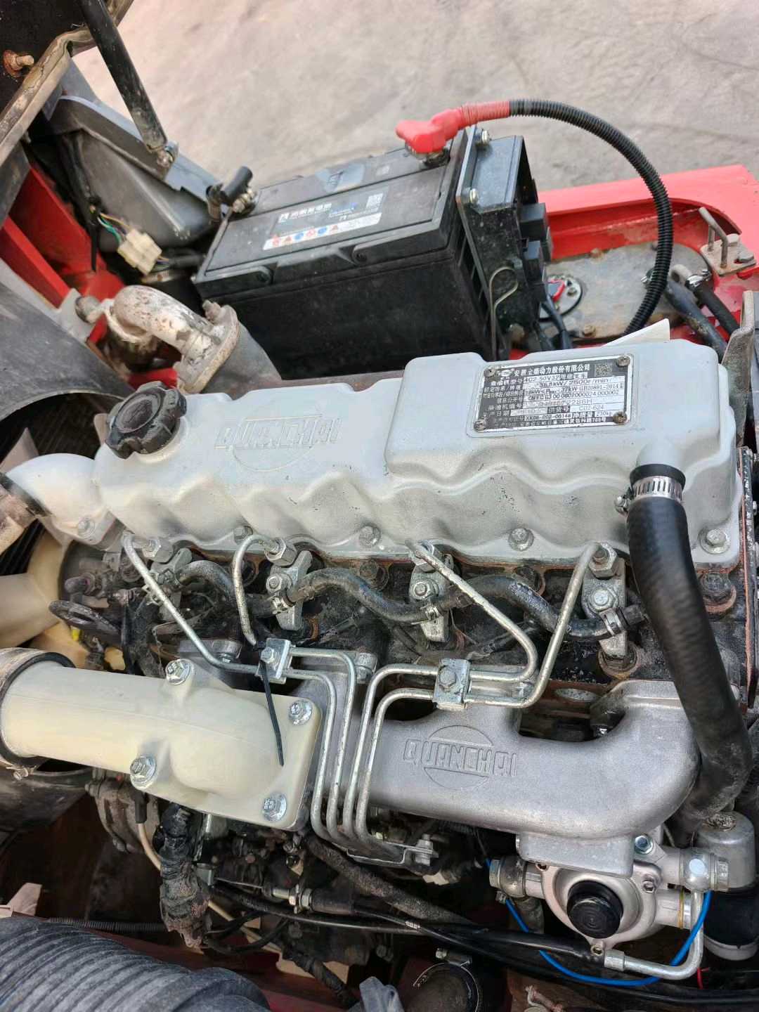 江苏省常州市天宁区关河中路138号二手龙工3吨升高0米柴油叉车