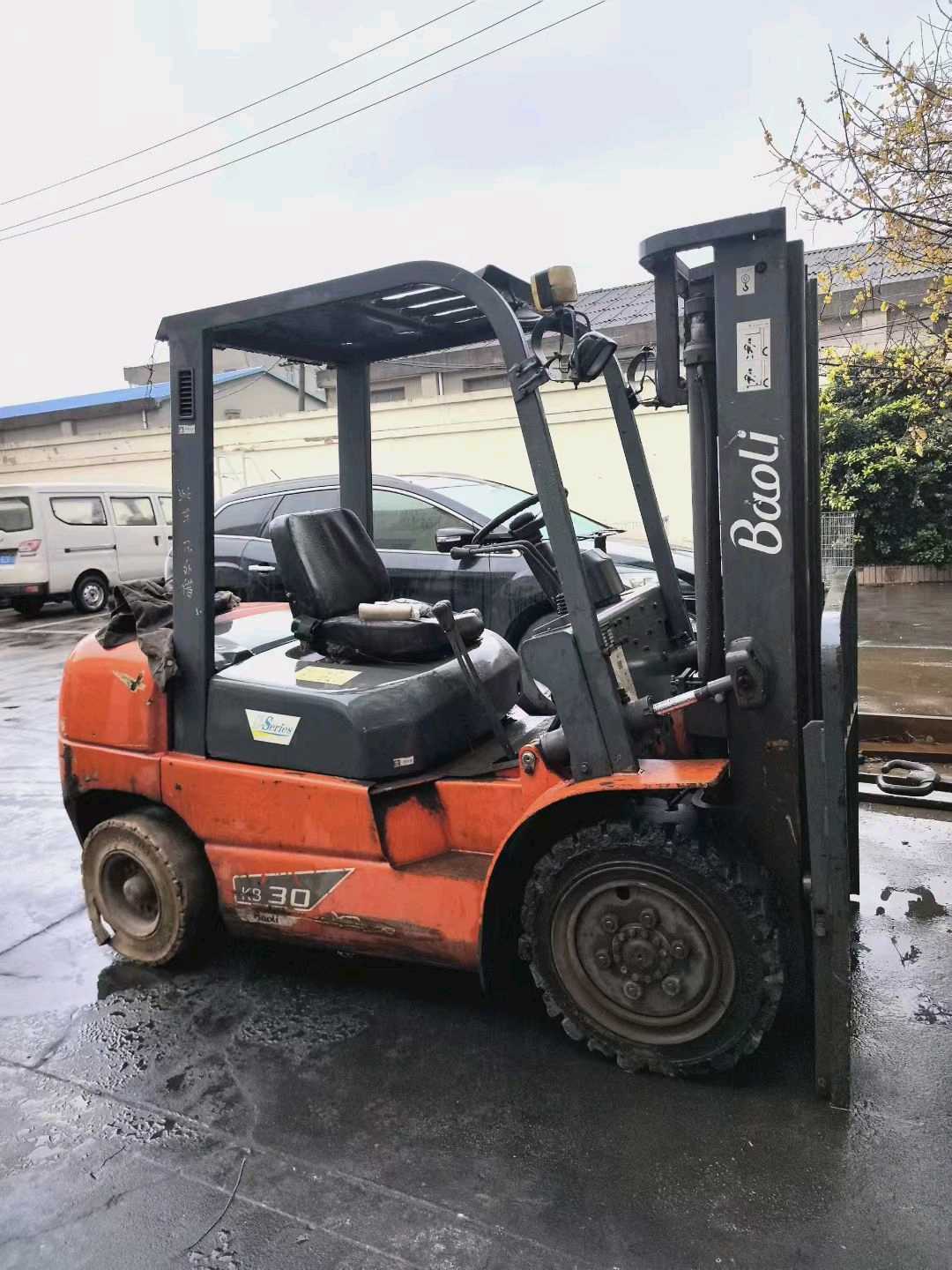 江苏省常州市天宁区关河中路138号二手宝骊3吨升高0米柴油叉车