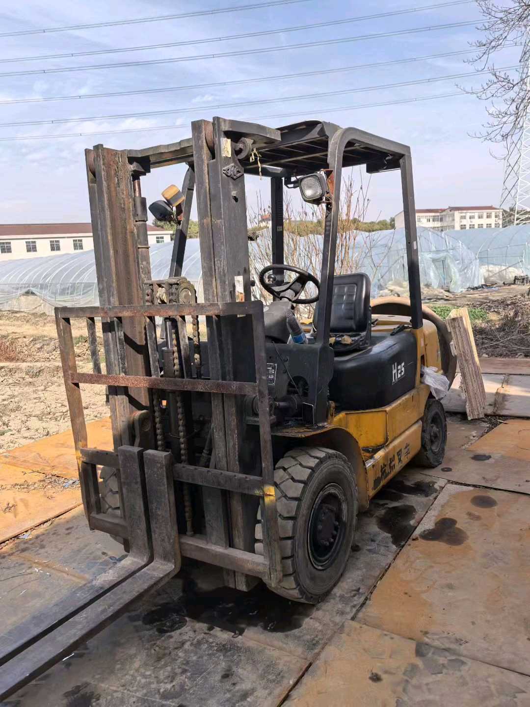 江苏省常州市天宁区关河中路138号二手杭叉2.5吨升高0米柴油叉车